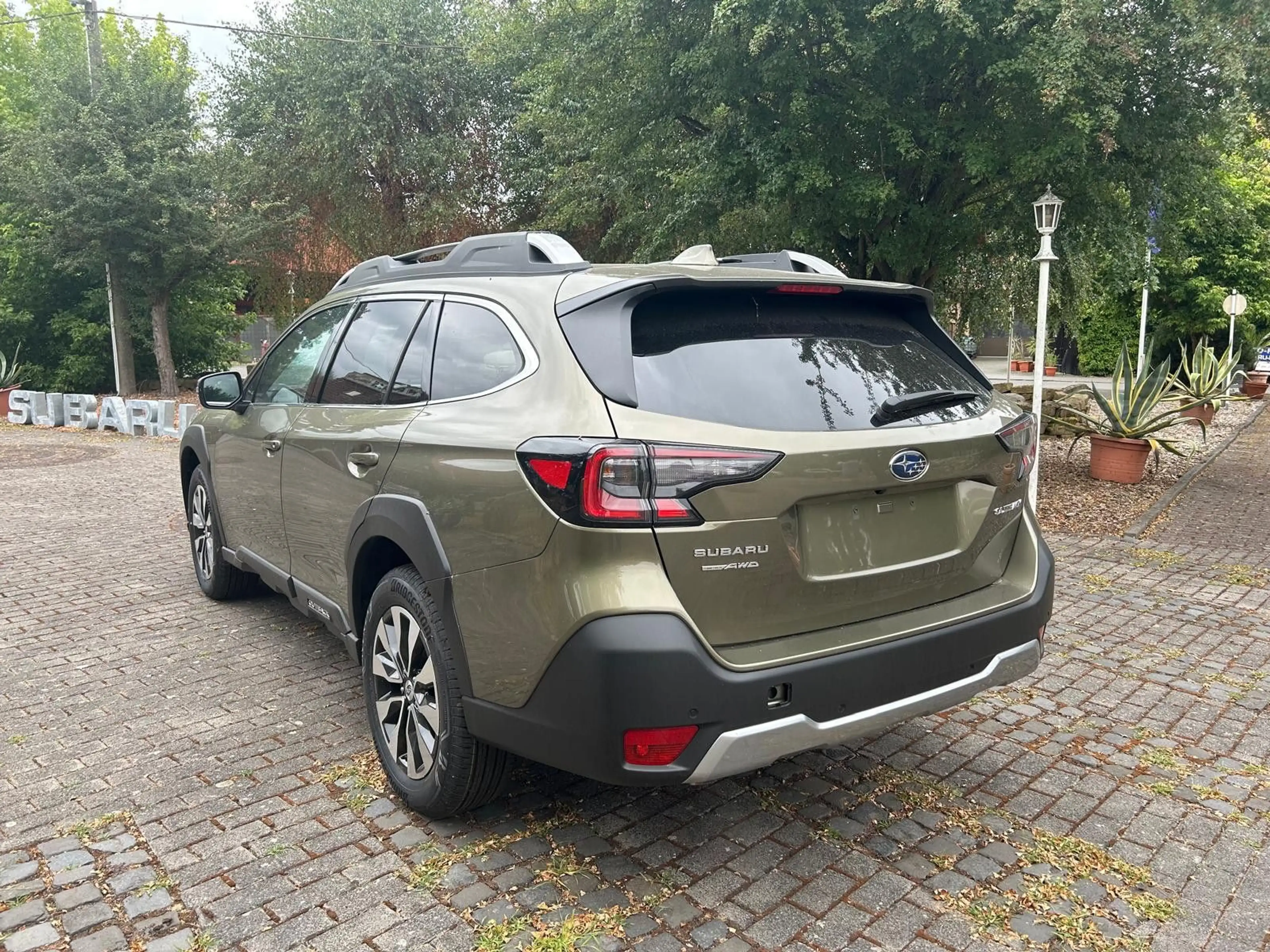 Subaru OUTBACK 2.5i Platinum Lineartronic*Action Juli** — photo 3