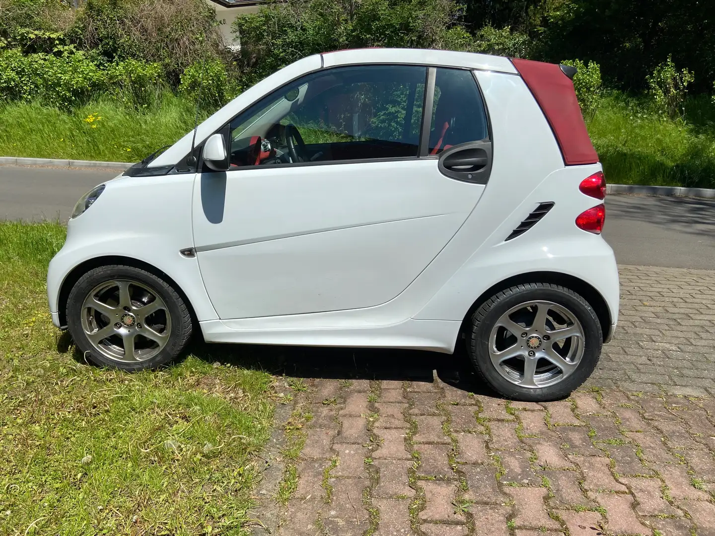 smart forTwo cabrio, Autom., Sitzheizung, Klima, Garagenwagen Weiß - 2