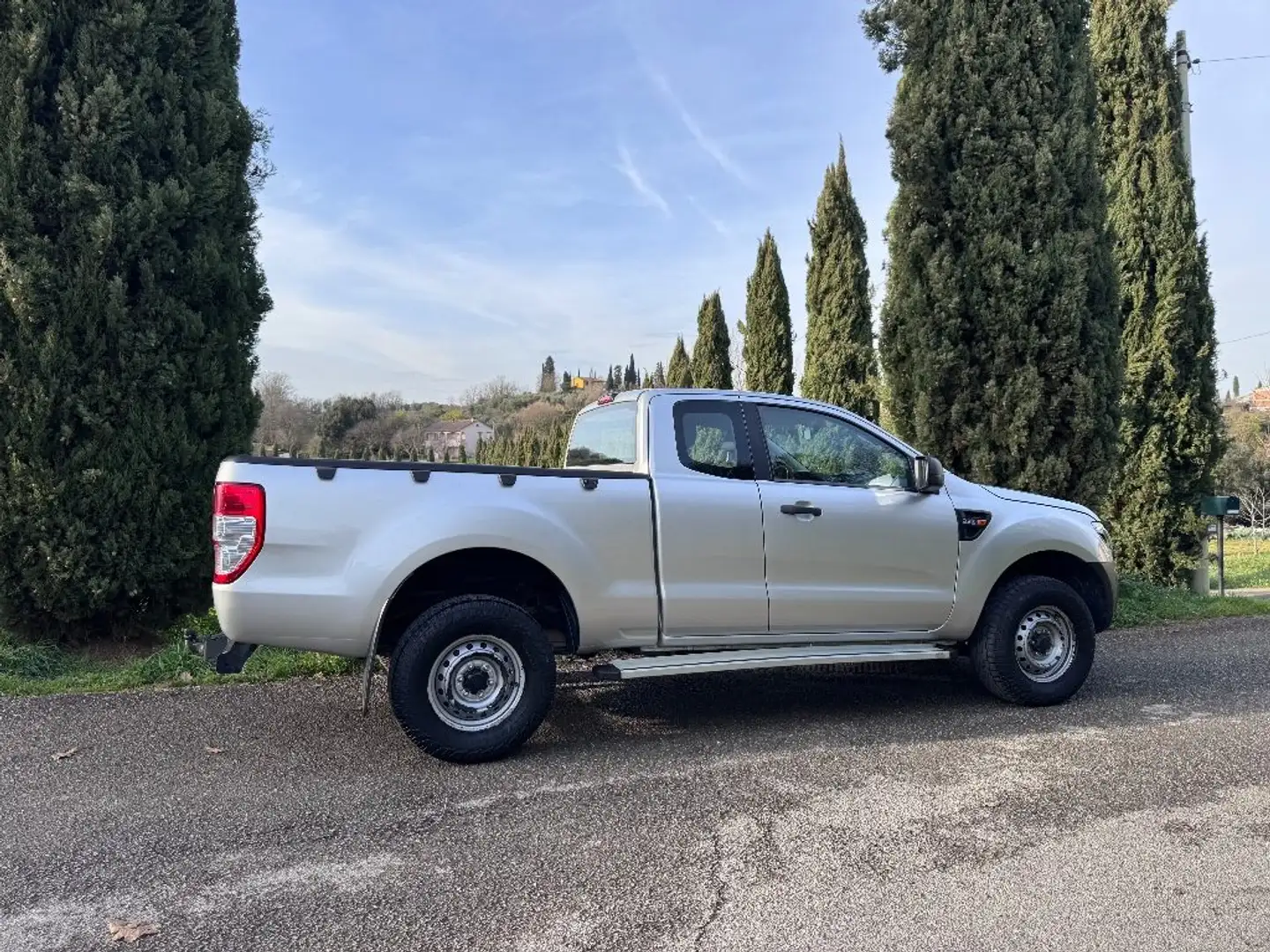 Ford Ranger 2.2 TDCi Super Cab XL 4pt. UNIPROP. Silber - 2