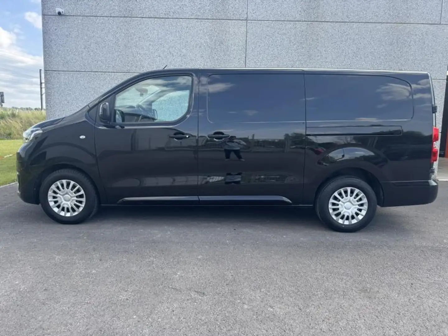 Toyota Proace LONG 2.0D 120hp 6MT Comfort Zwart - 2