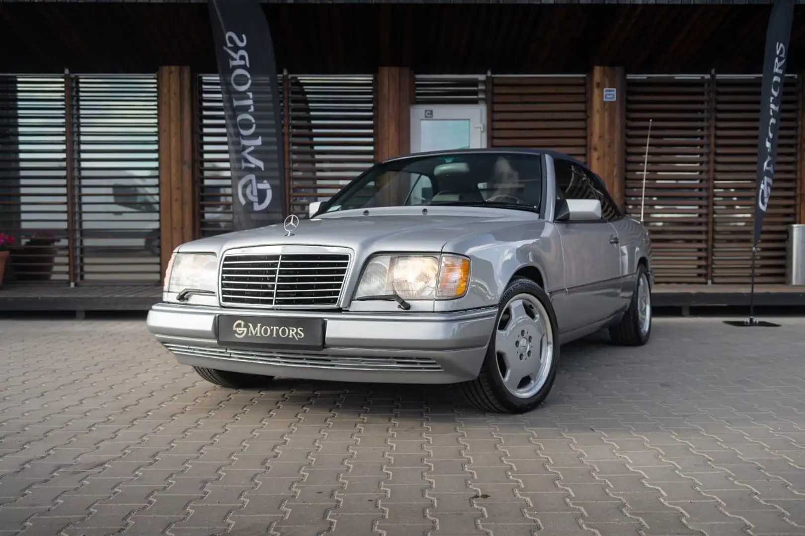 Mercedes-Benz E 320 Cabrio  (A124)  / Restauriert / Rostfrei Argintiu - 1