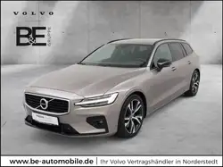 Volvo V60 T5 R Design Automatik / Standheizung/Pilot Assist