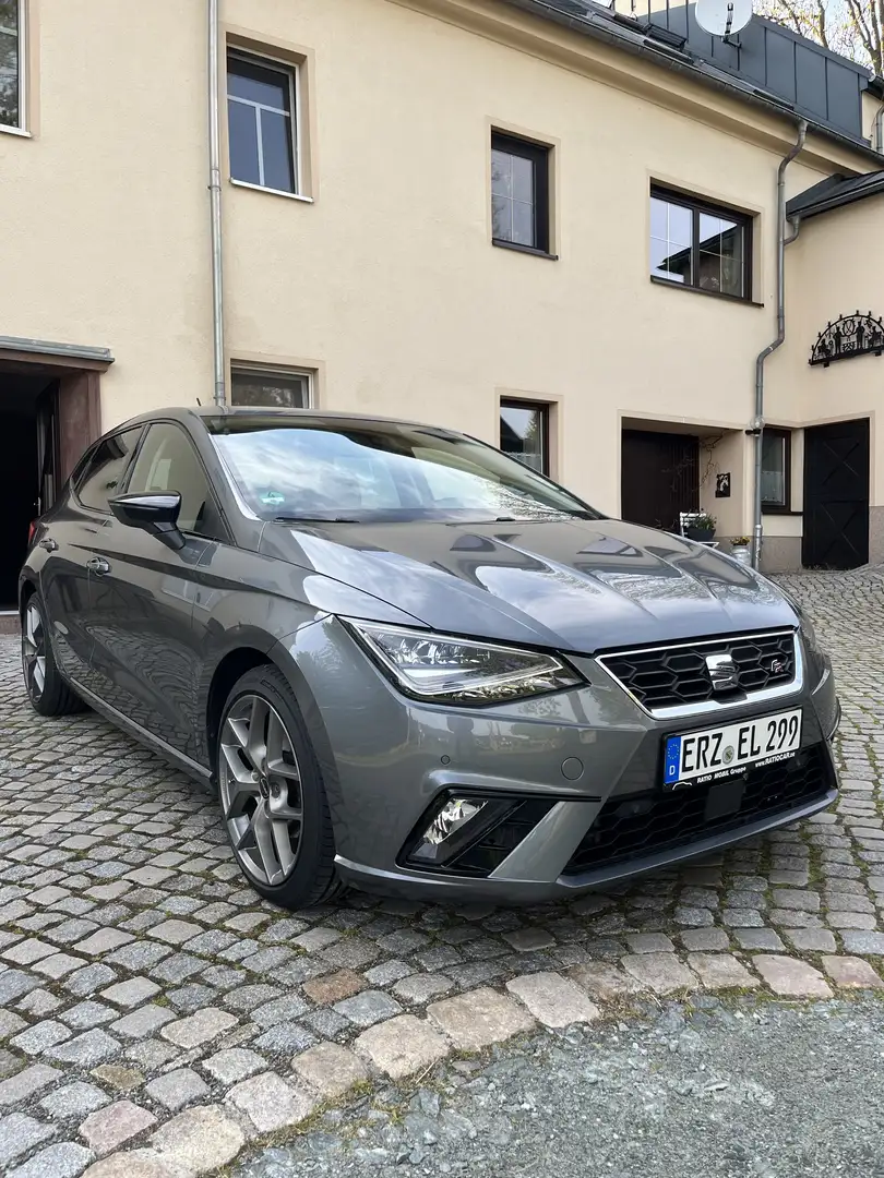 SEAT Ibiza FR Grau - 1