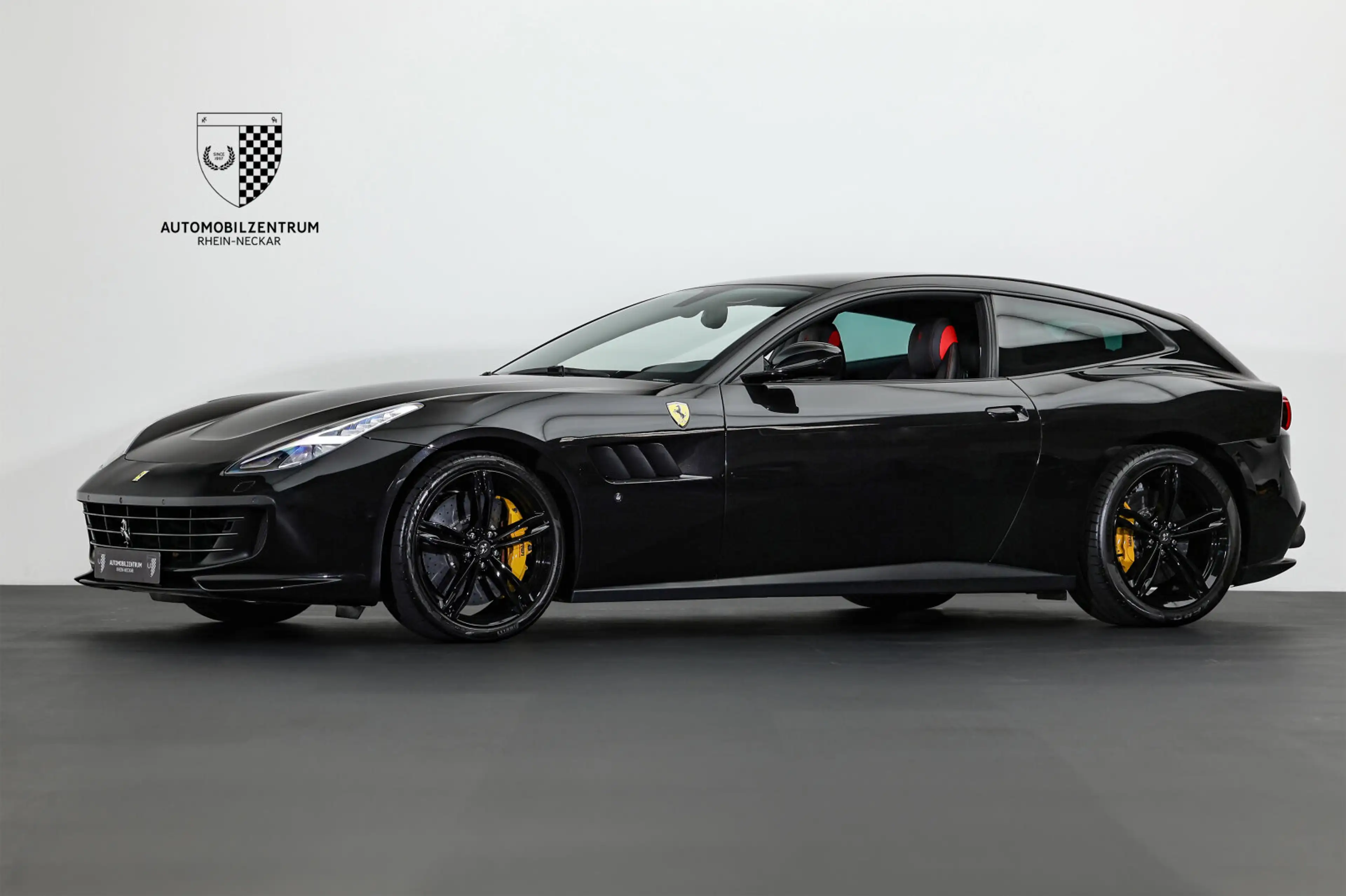 Ferrari GTC4 Lusso GTC4Lusso T Atelier/PassengerDisplay/Carbon-LED — photo 3