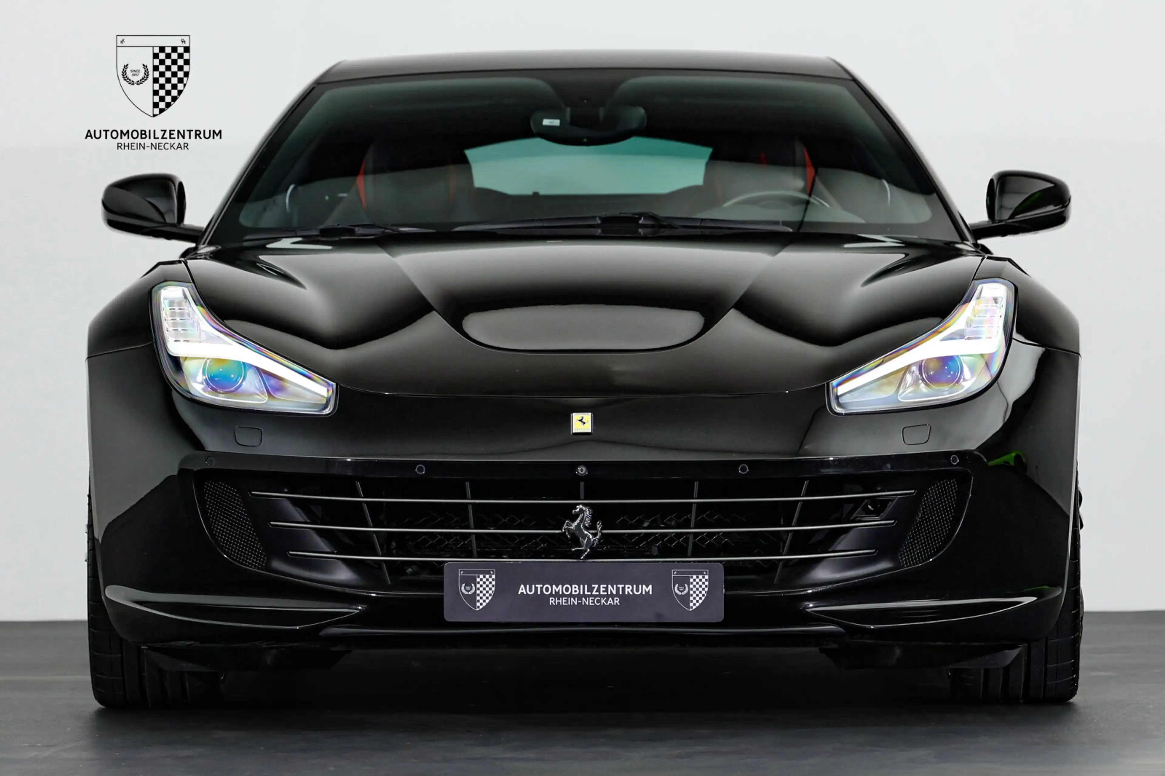 Ferrari GTC4 Lusso GTC4Lusso T Atelier/PassengerDisplay/Carbon-LED — photo 2