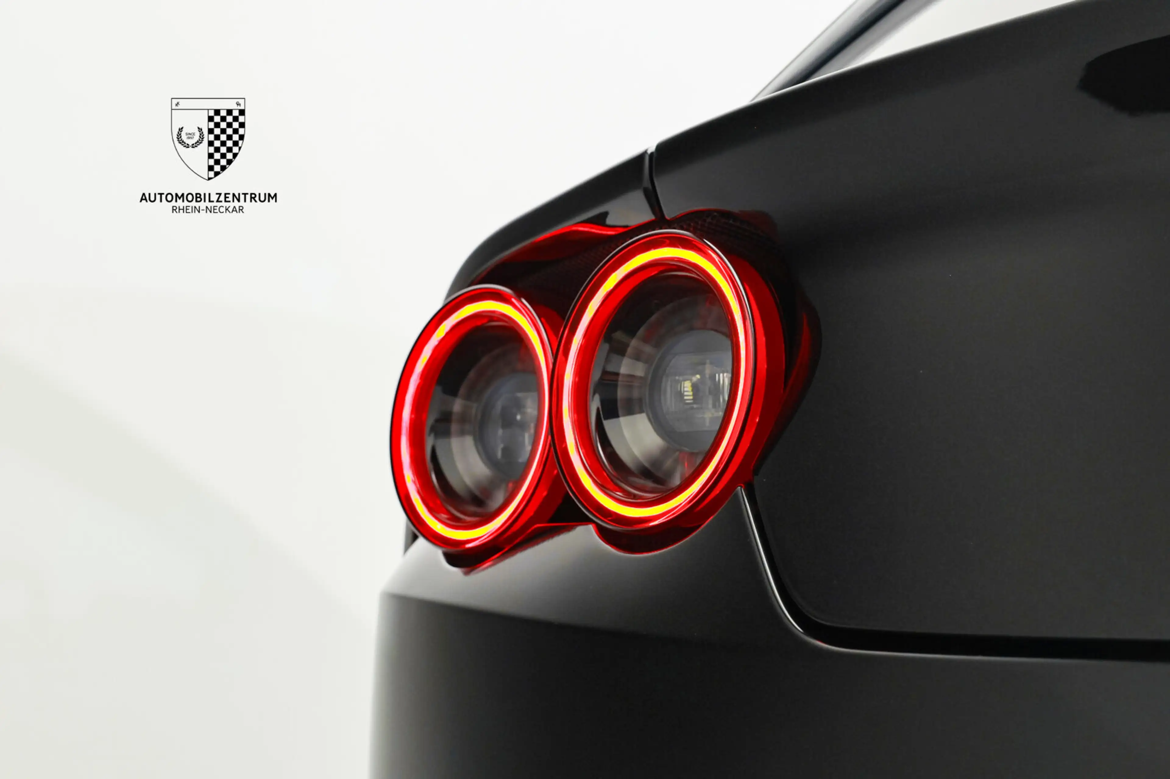 Ferrari GTC4 Lusso GTC4Lusso T Atelier/PassengerDisplay/Carbon-LED — photo 12