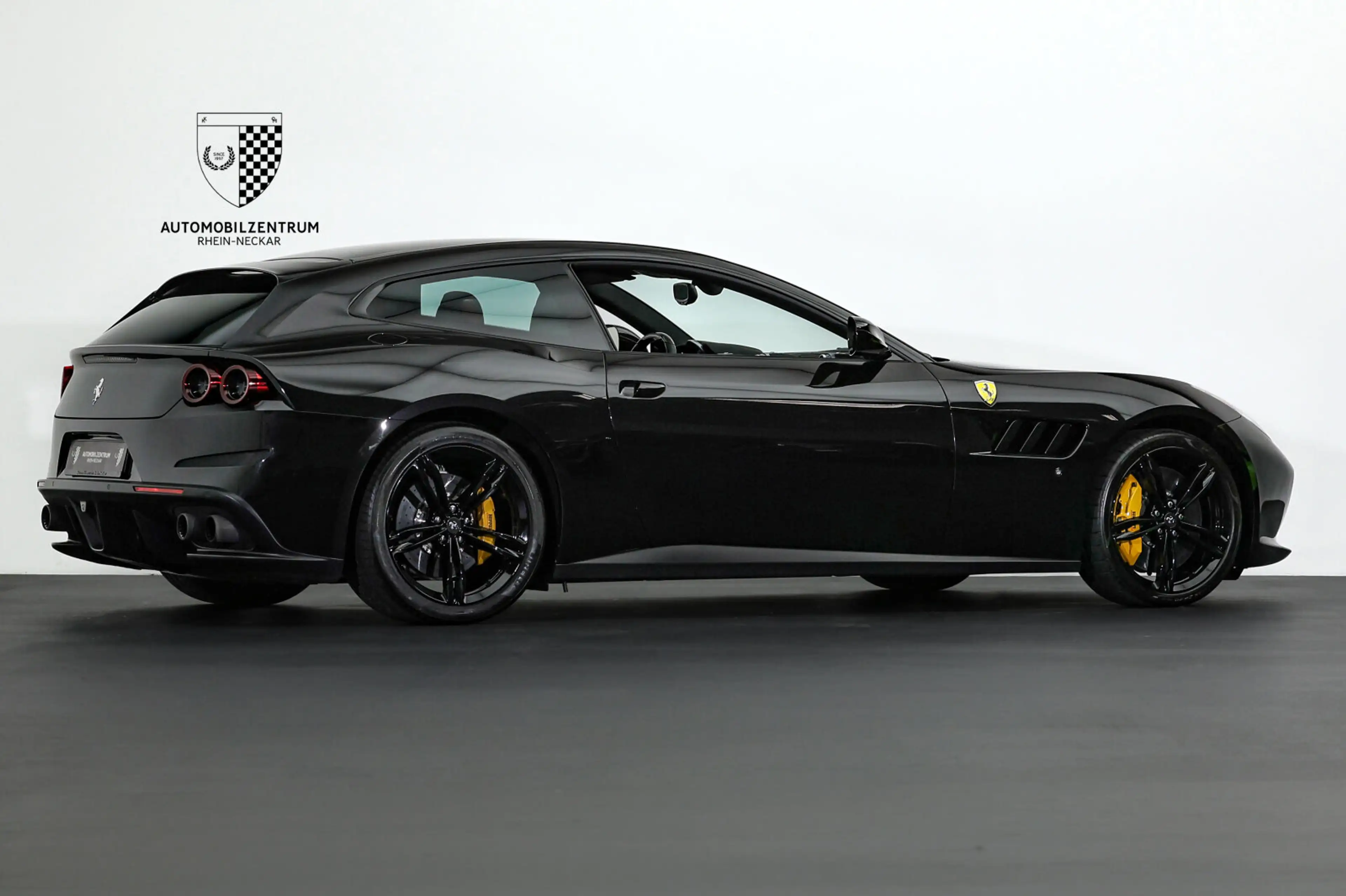 Ferrari GTC4 Lusso GTC4Lusso T Atelier/PassengerDisplay/Carbon-LED — photo 7