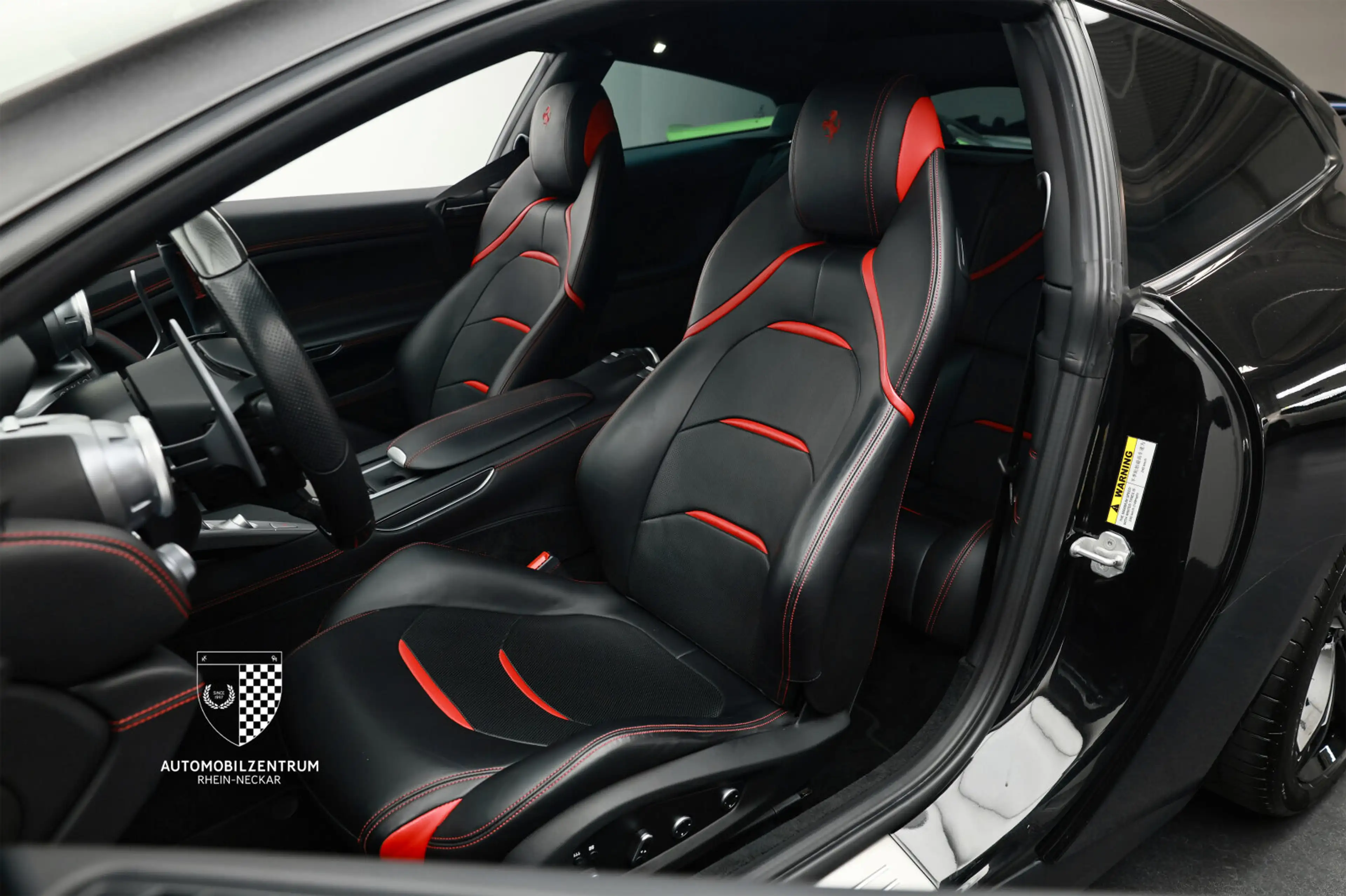 Ferrari GTC4 Lusso GTC4Lusso T Atelier/PassengerDisplay/Carbon-LED — photo 13