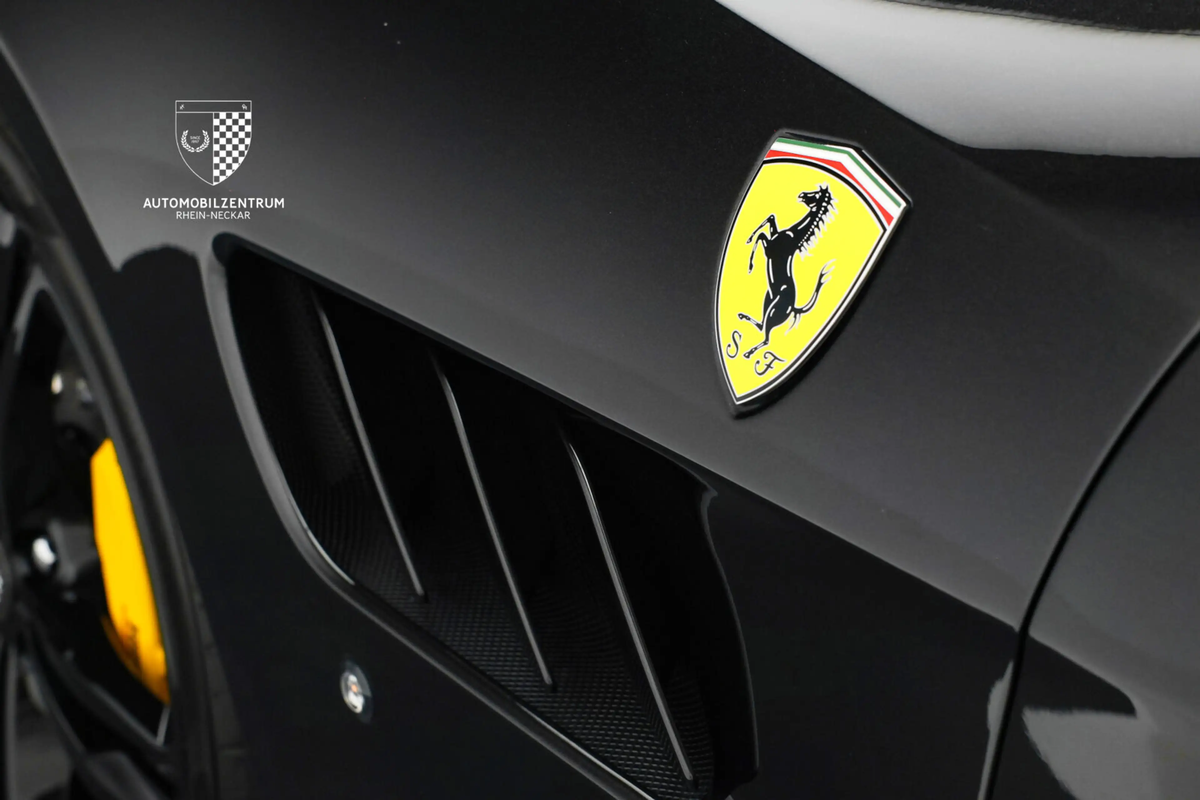 Ferrari GTC4 Lusso GTC4Lusso T Atelier/PassengerDisplay/Carbon-LED — photo 9