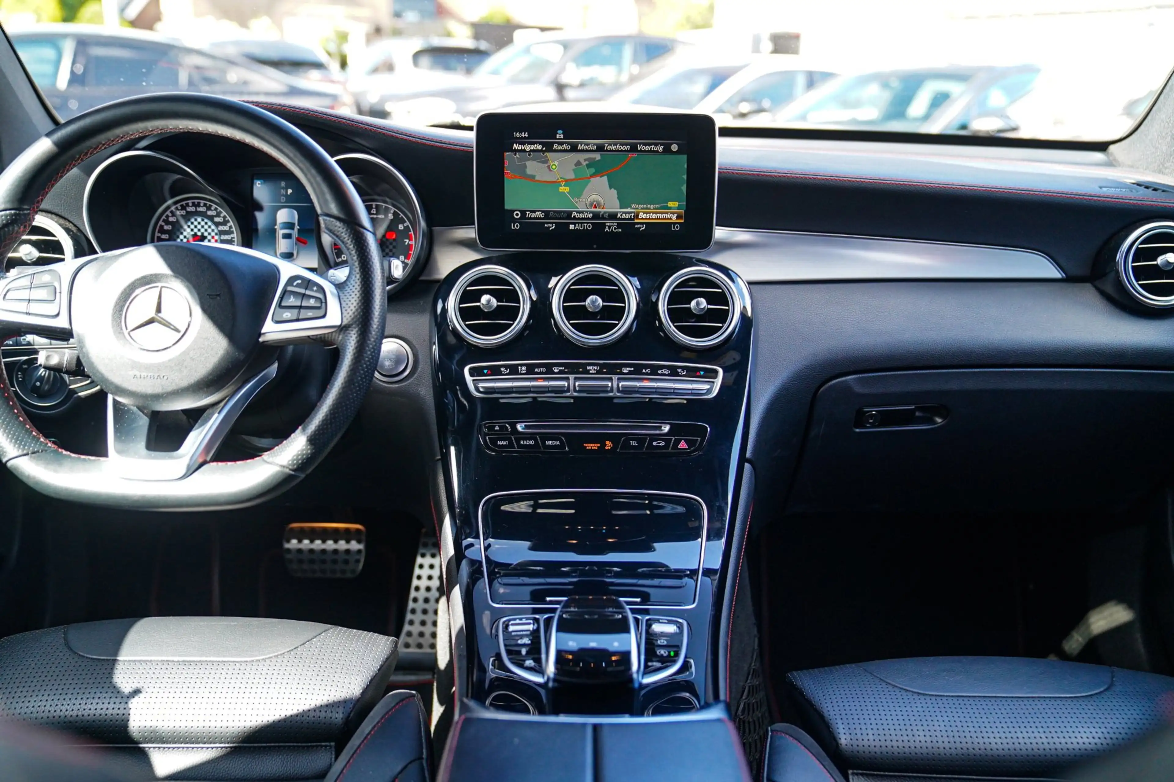 Mercedes-Benz GLC 43 AMG Coupé 4MATIC | Burmester | 360 Camera | Head Up Di — photo 23