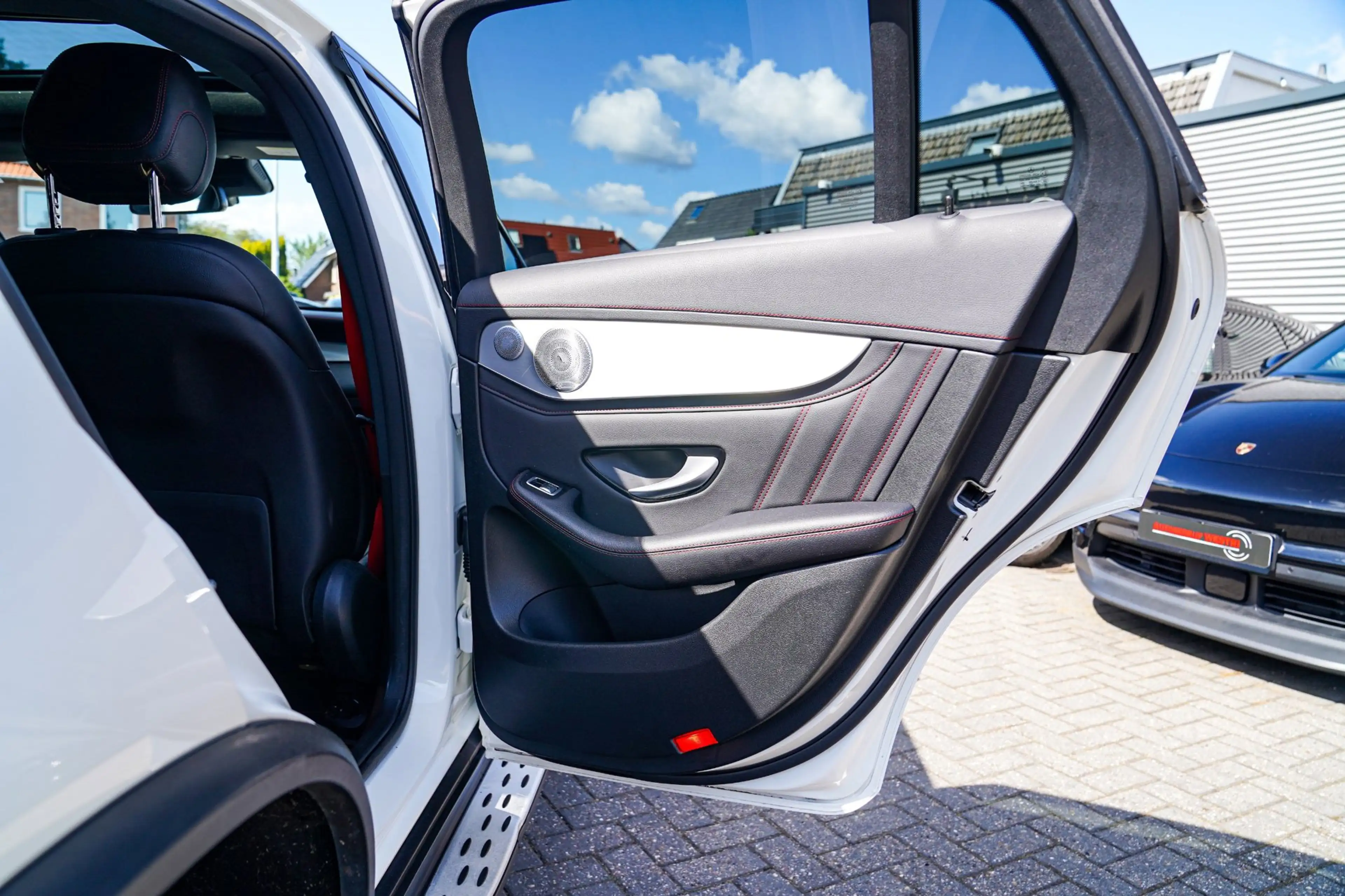 Mercedes-Benz GLC 43 AMG Coupé 4MATIC | Burmester | 360 Camera | Head Up Di — photo 16