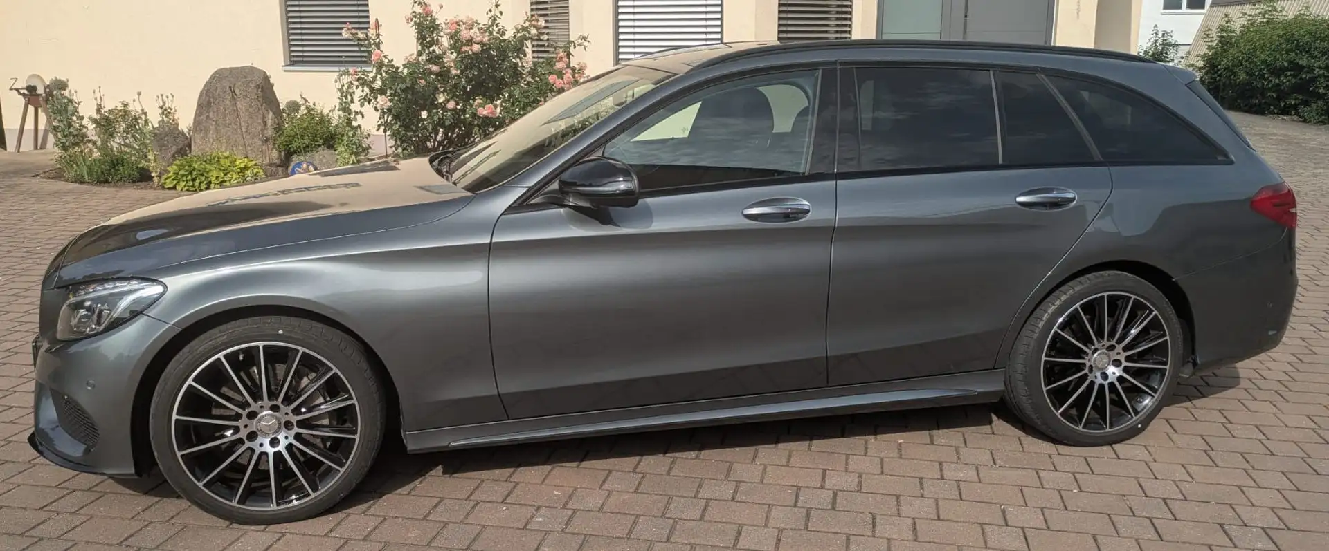 Mercedes-Benz C 400 C-Klasse T-Modell 4Matic T 9G-TRONIC AMG Line Grau - 1