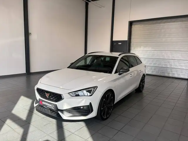 Cupra Leon view 3