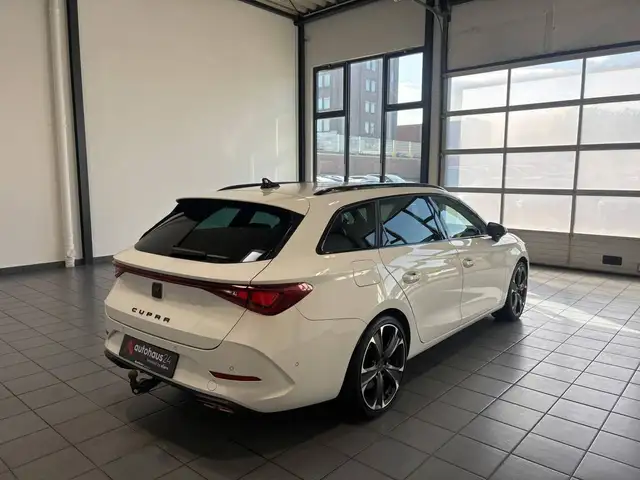 Cupra Leon view 5