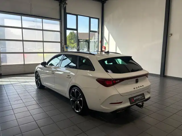 Cupra Leon view 4