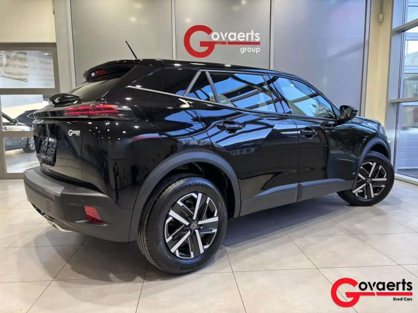 Peugeot 2008 1.2 Turbo Style 131PK Aut Noir - 2