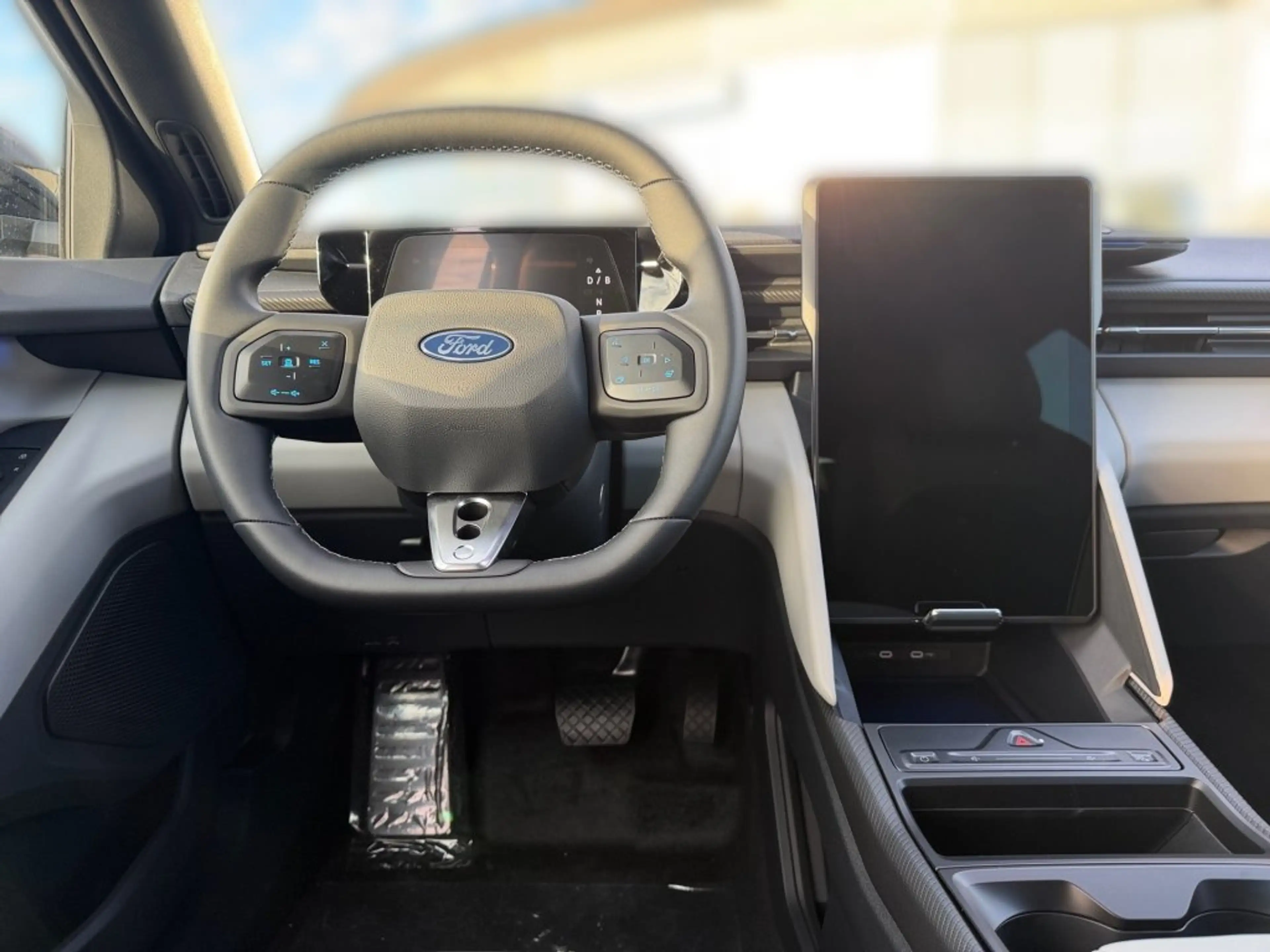 Ford Capri Premium 79 kWh Extended Range — photo 11