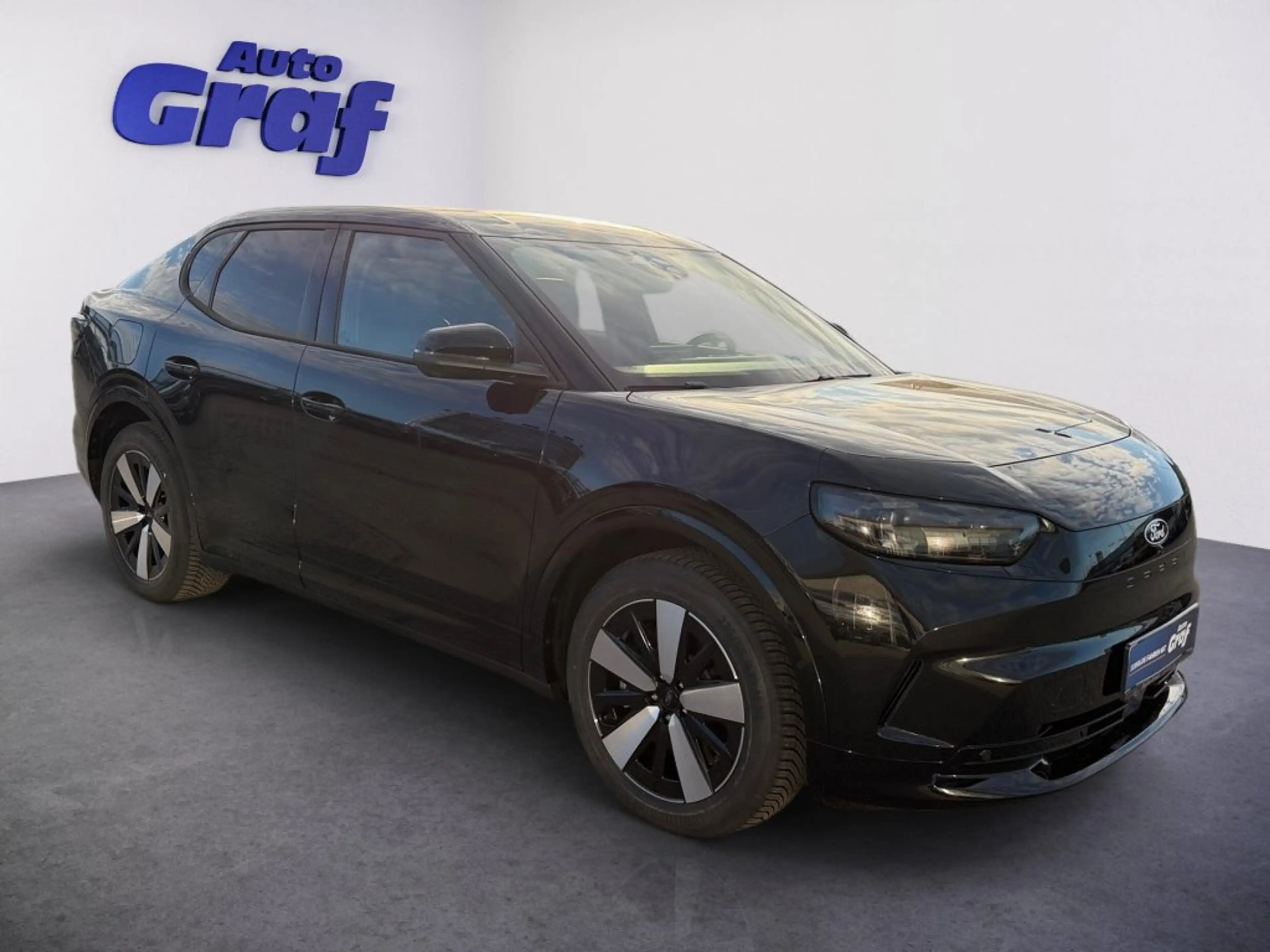 Ford Capri Premium 79 kWh Extended Range — photo 2
