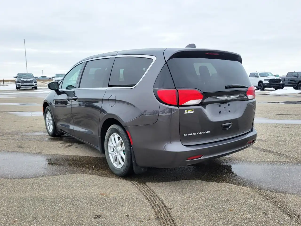 Chrysler Grand Caravan снимка Chrysler Grand Caravan