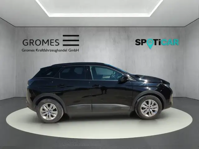 Peugeot 3008 view 2