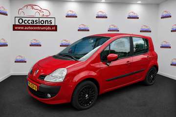 1.6-16V Expression. Airco ! Parkeer sensoren achte