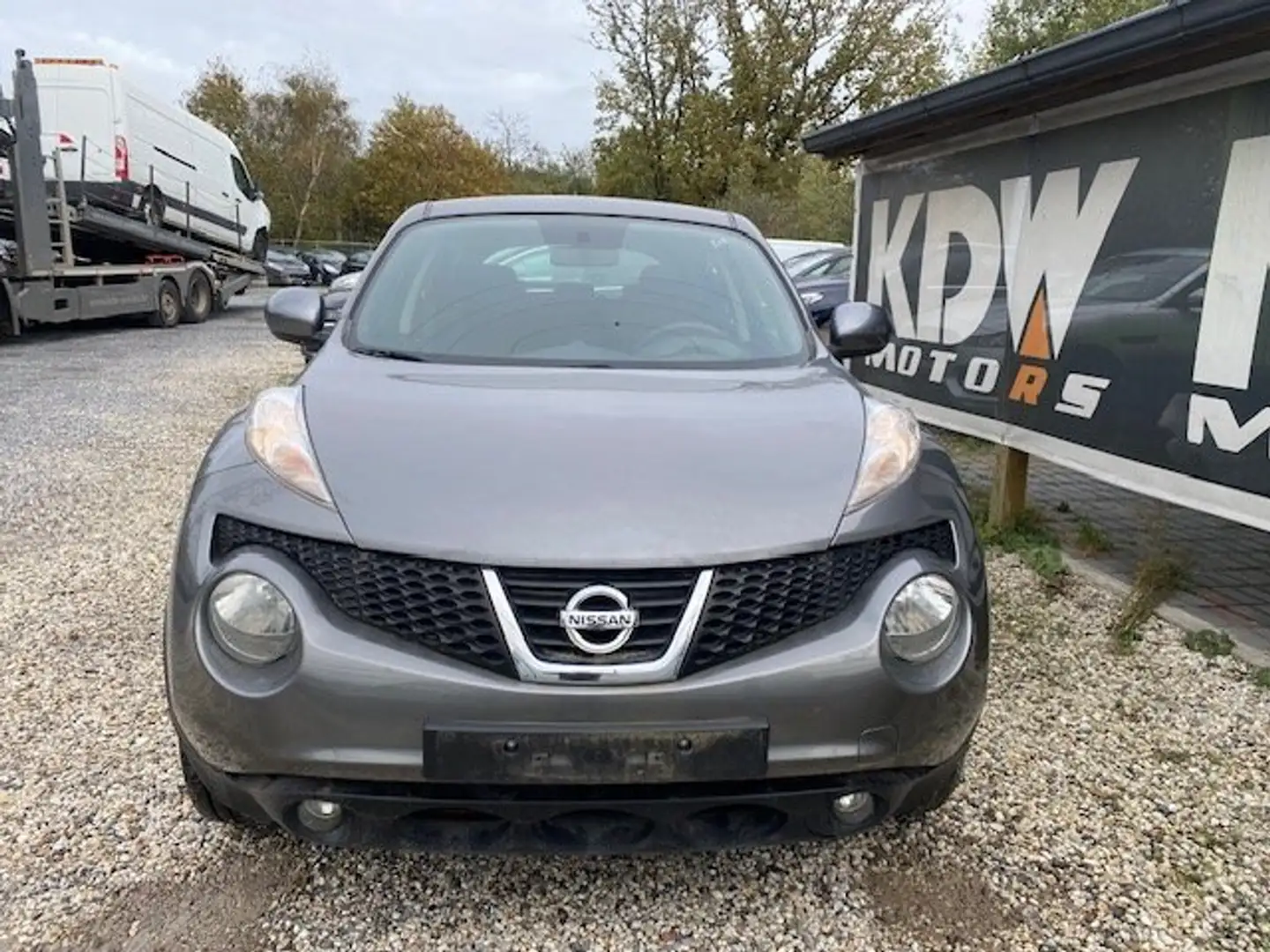 Nissan Juke 1.6i 2WD Acenta * PROBLEEM BOITE * Grau - 2