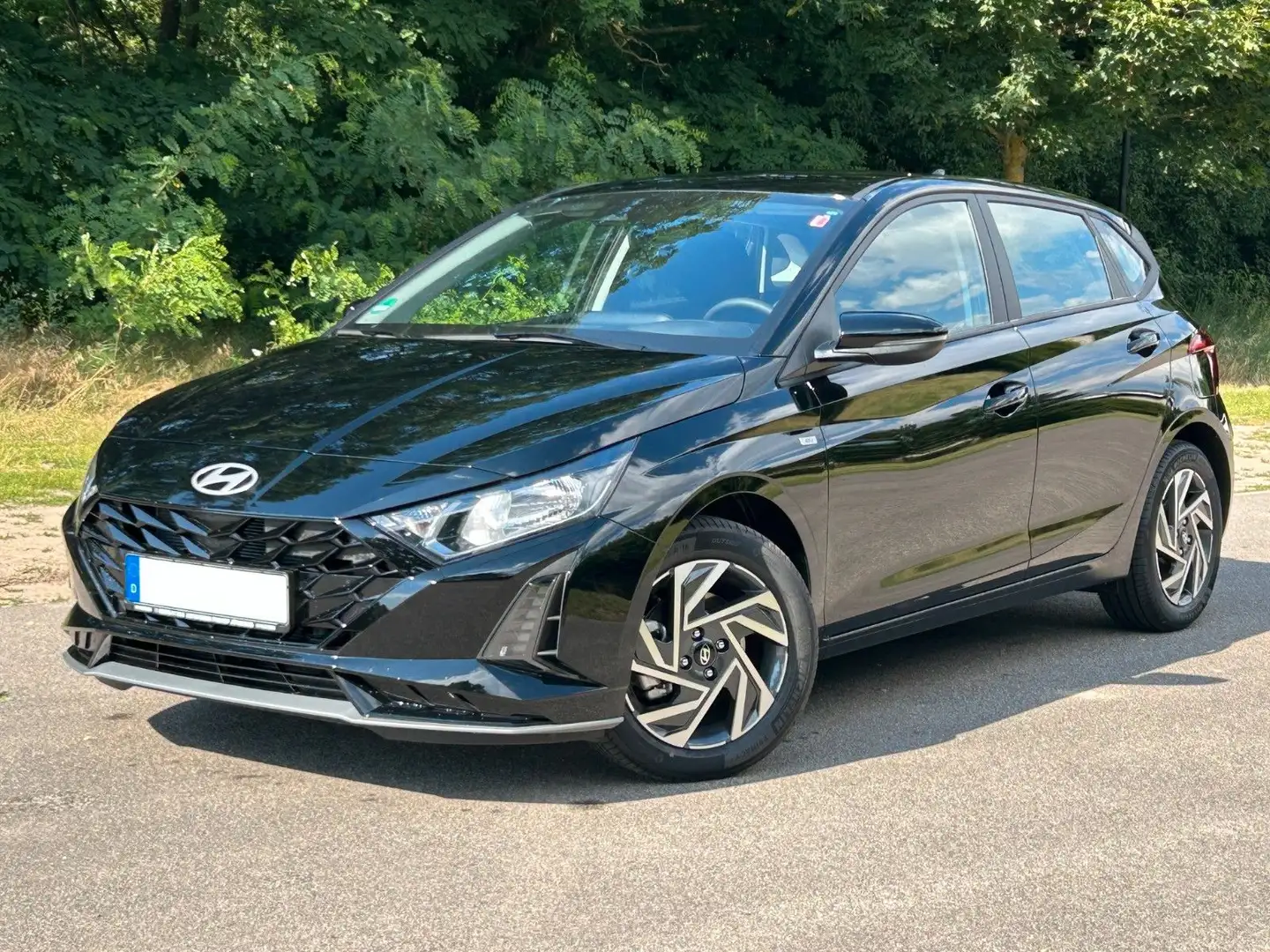 Hyundai i20 1.0 T-GDI 48V Trend *Navi*CarPlay*RFKamera* Schwarz - 1