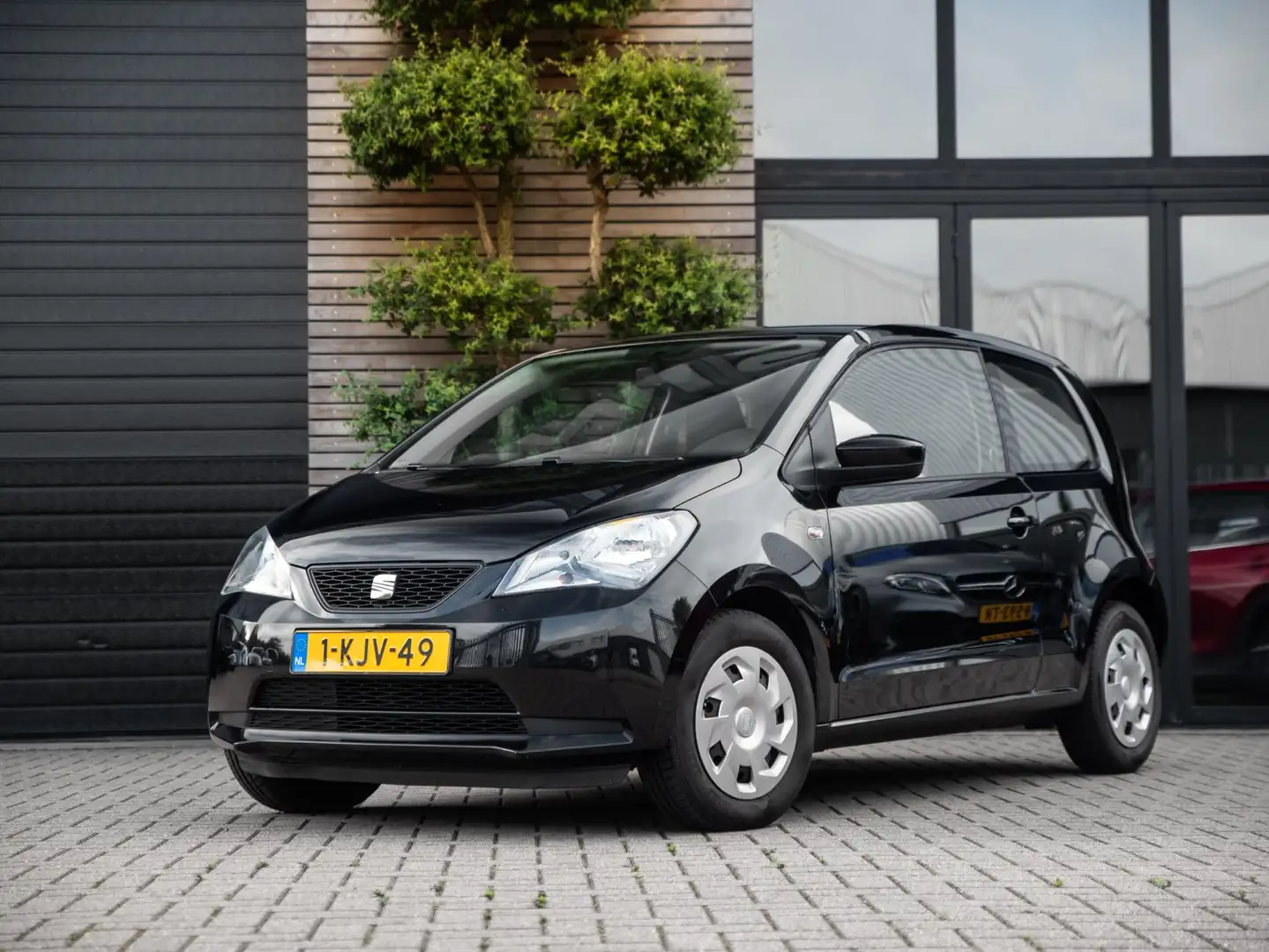 SEAT Mii 1.0 Style Sport AC Rijklaar NW APK Zwart - 1