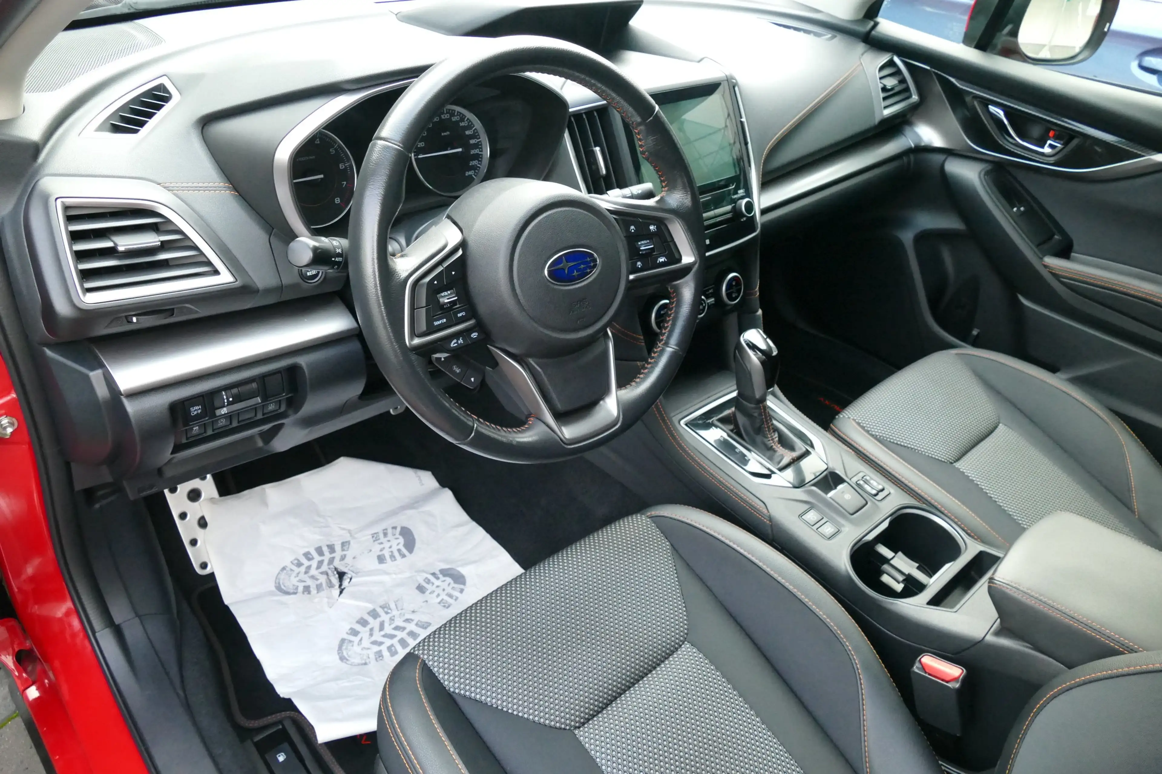Subaru XV 1.6i COMFORT*4X4*AUTOMATIK*NUR 42.305KM*AHK*KLIMA* — photo 10