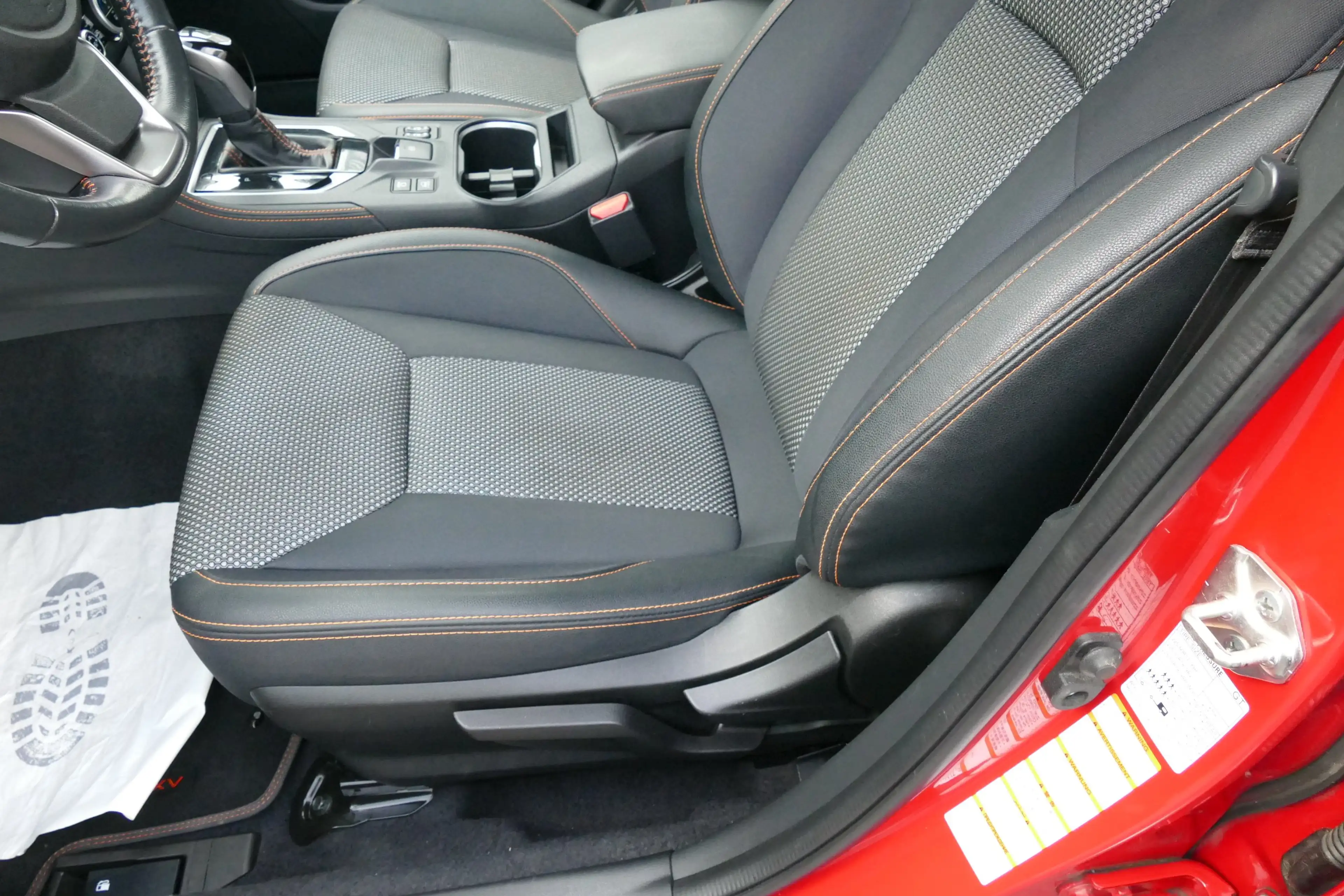 Subaru XV 1.6i COMFORT*4X4*AUTOMATIK*NUR 42.305KM*AHK*KLIMA* — photo 9
