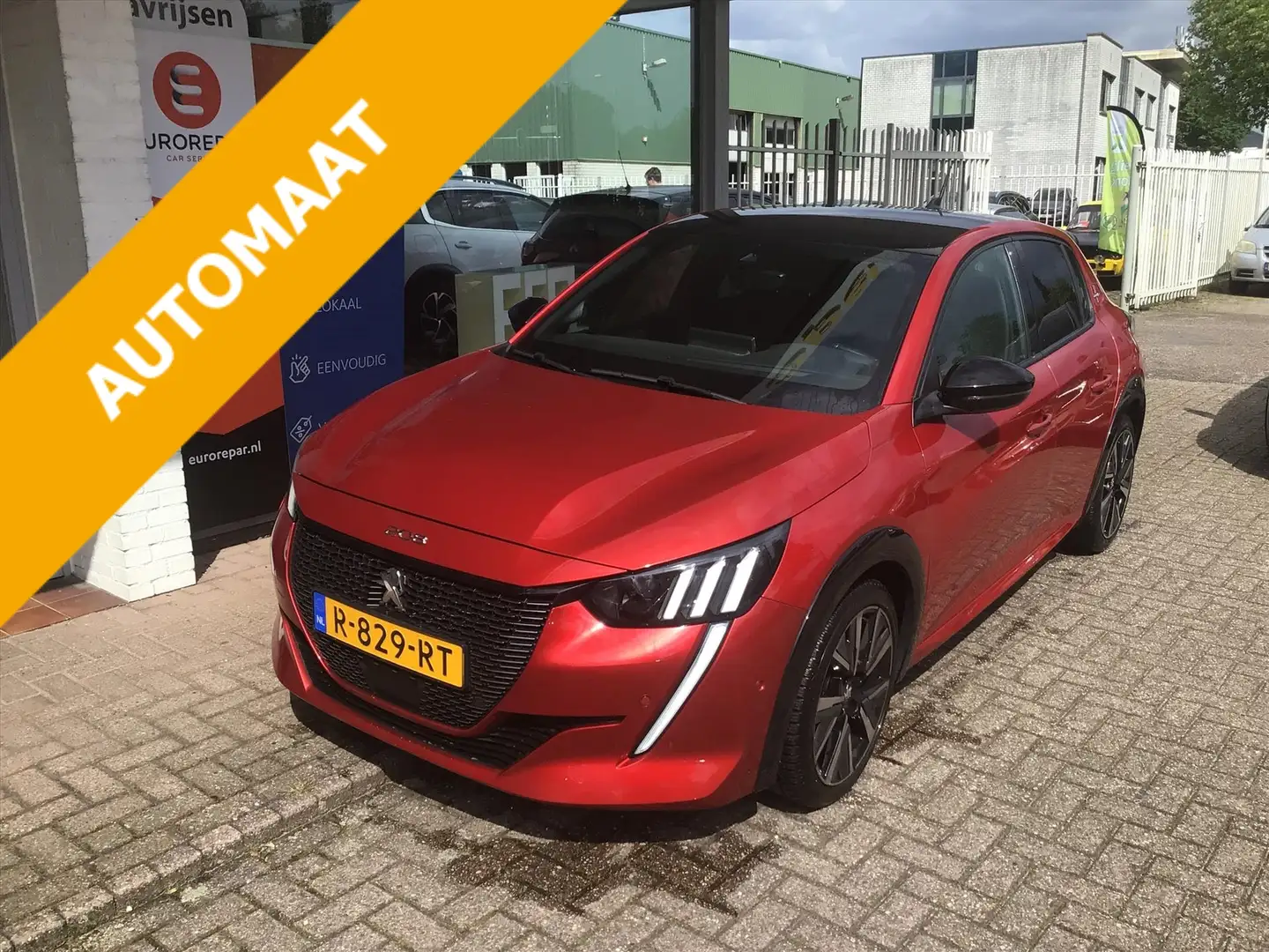 Peugeot 208 1.2 PureTech 130pk EAT8 GT-Line Rouge - 1