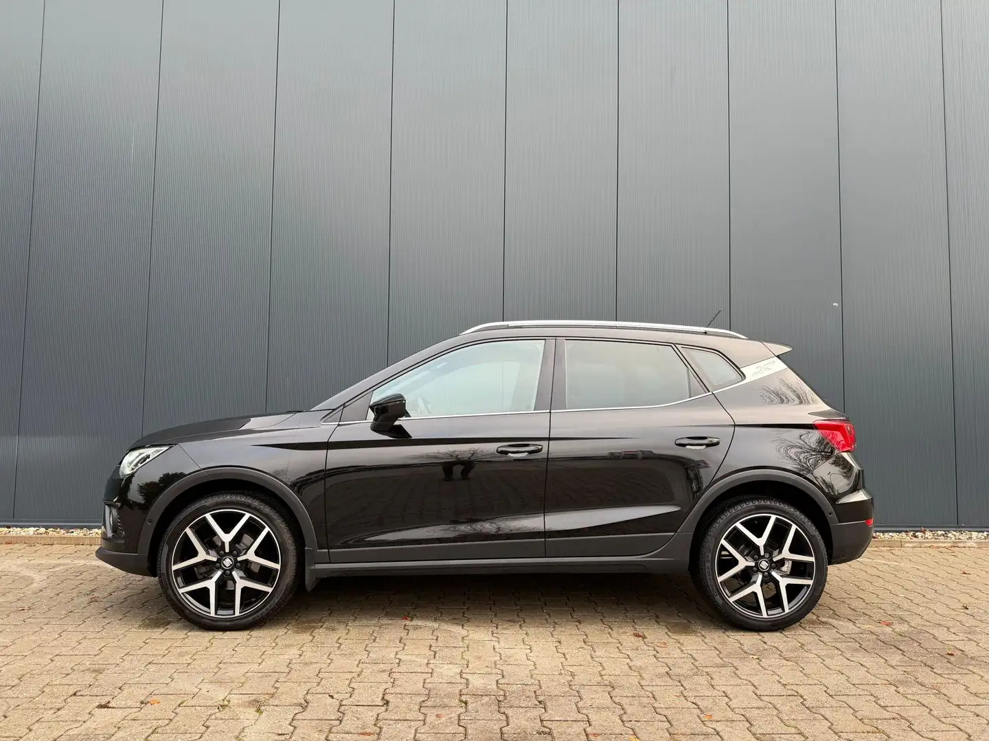 SEAT Arona 1.0 TSI FR Trekhaak / Acc / 18 inch Zwart - 2