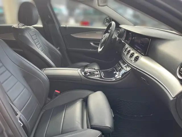 Mercedes-Benz E-Class view 10