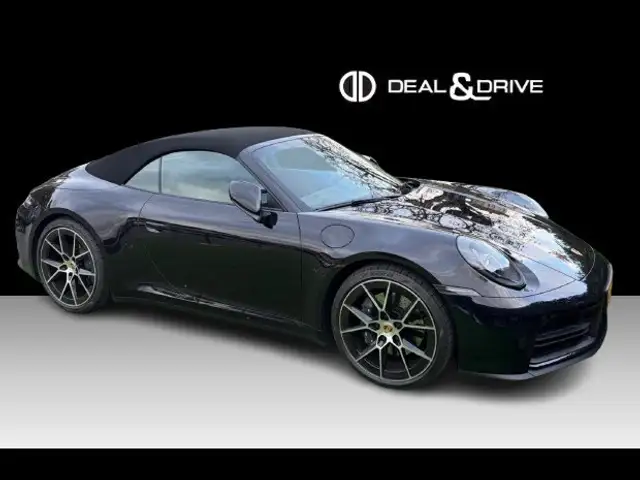 Porsche 911 view 3