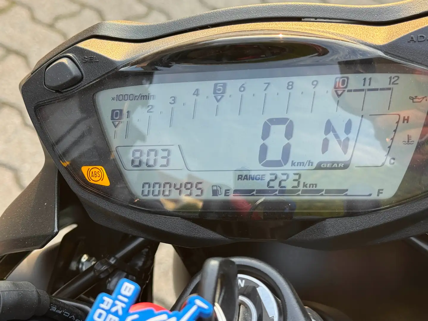 Suzuki SV 650 EZ 2024 – 495 km – Wie Neu – Topcase+ Tiefer Gris - 2