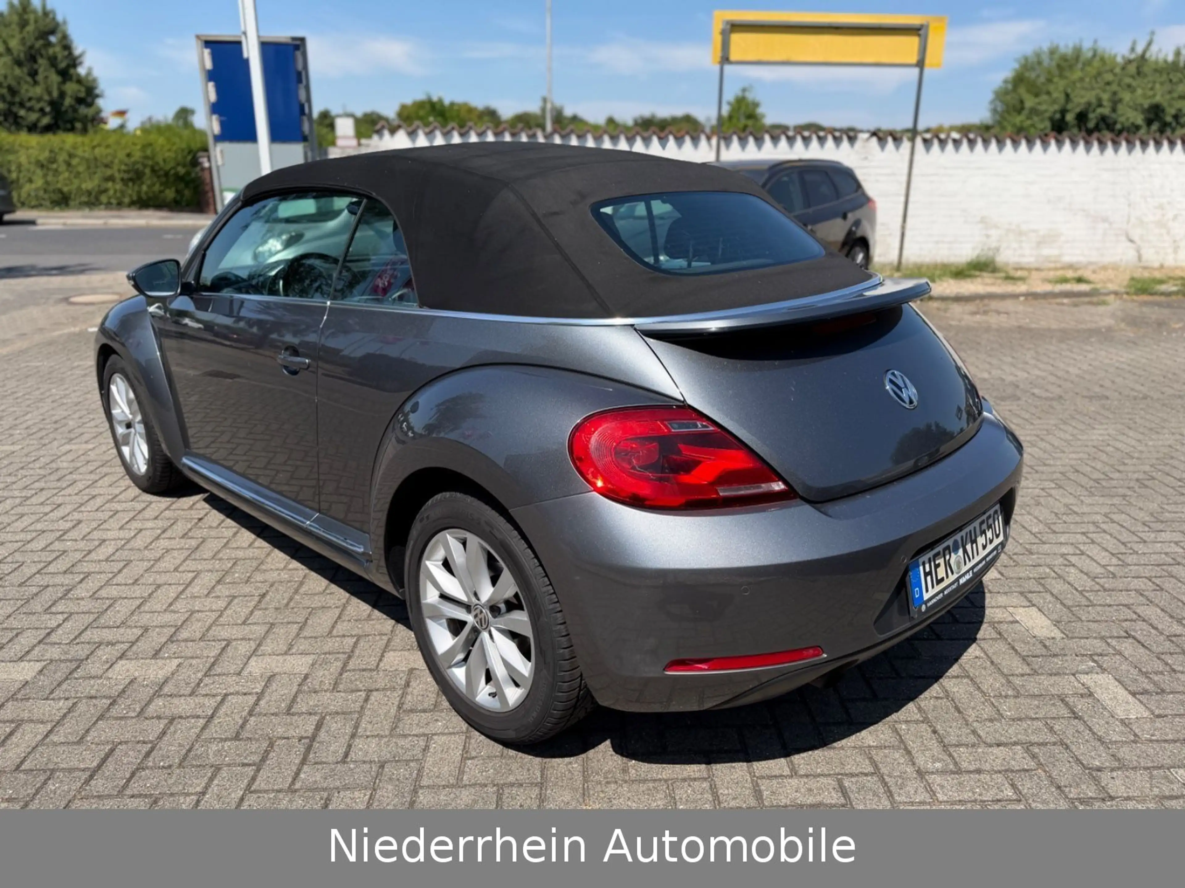 Volkswagen Beetle Cabriolet Design +Klima+SH+Tüv&AU Neu — photo 7