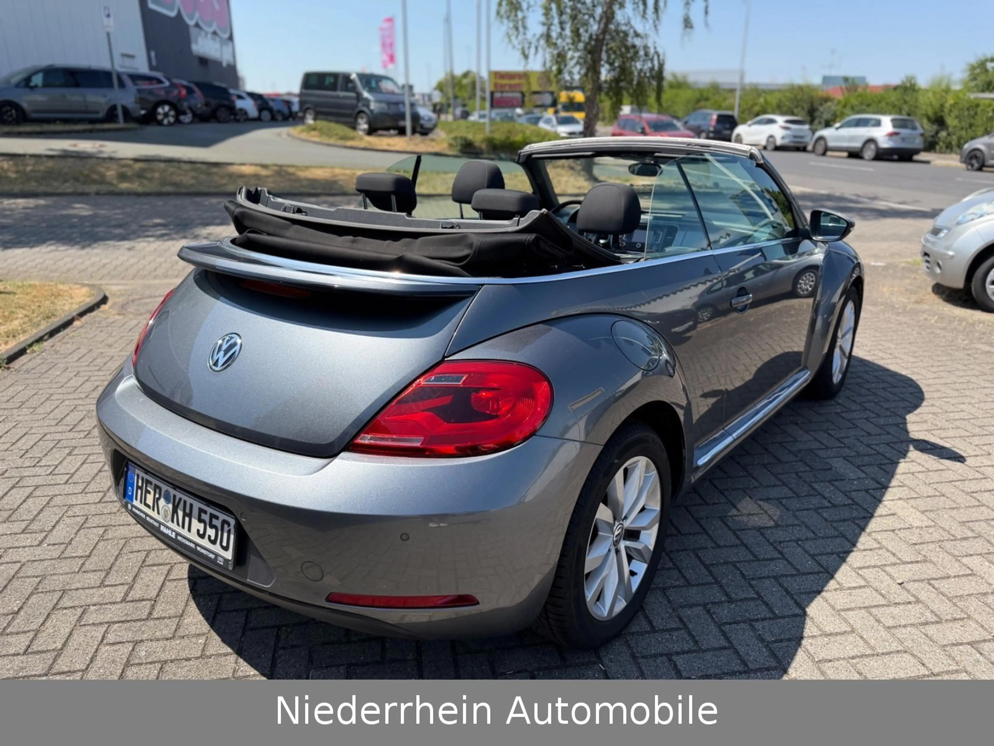 Volkswagen Beetle Cabriolet Design +Klima+SH+Tüv&AU Neu — photo 11