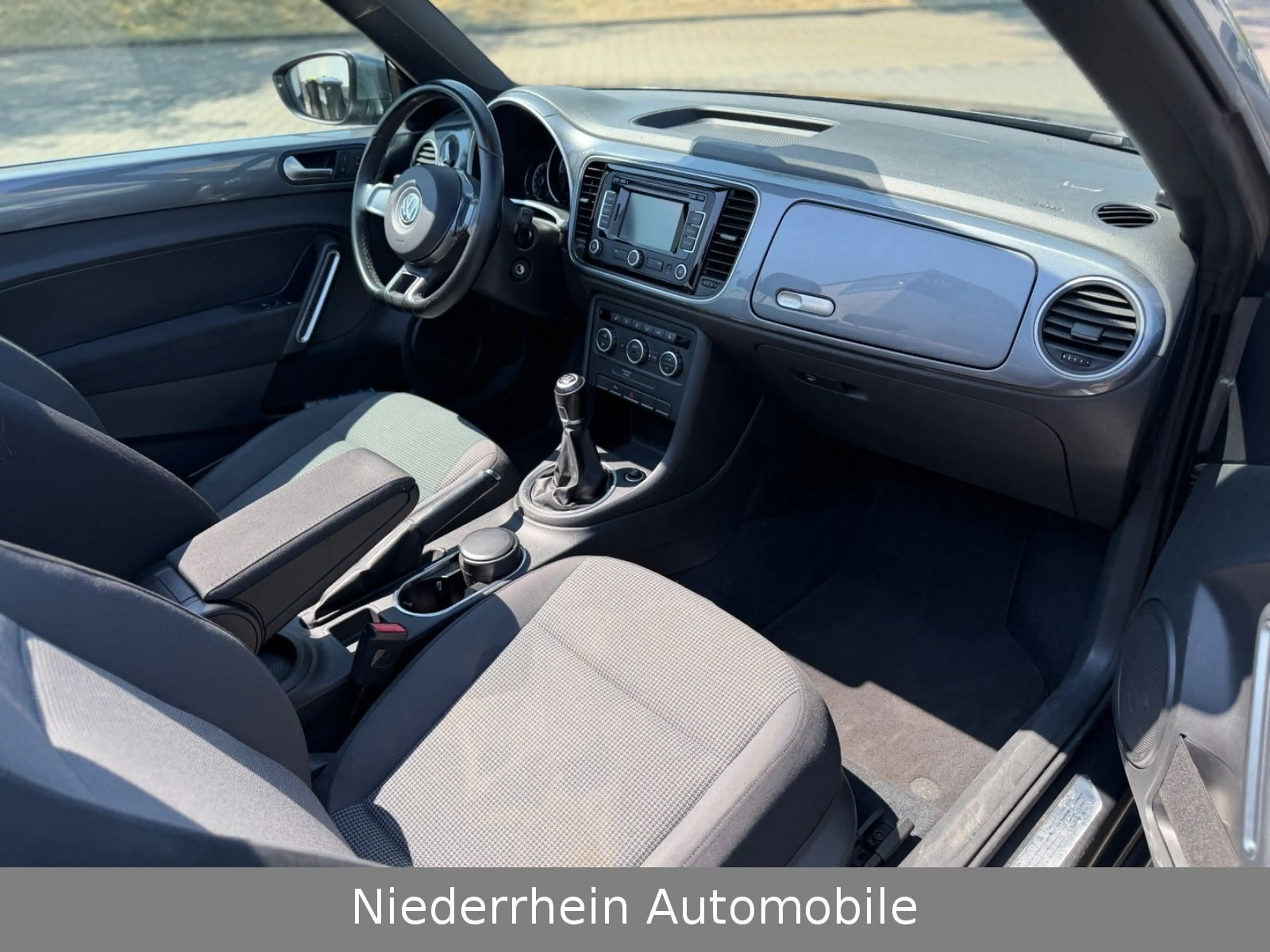 Volkswagen Beetle Cabriolet Design +Klima+SH+Tüv&AU Neu — photo 5