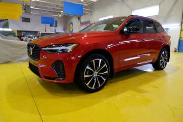 XC60 B5 PLUS AWD Mild Hybrid ,Winter Pack ,Et +