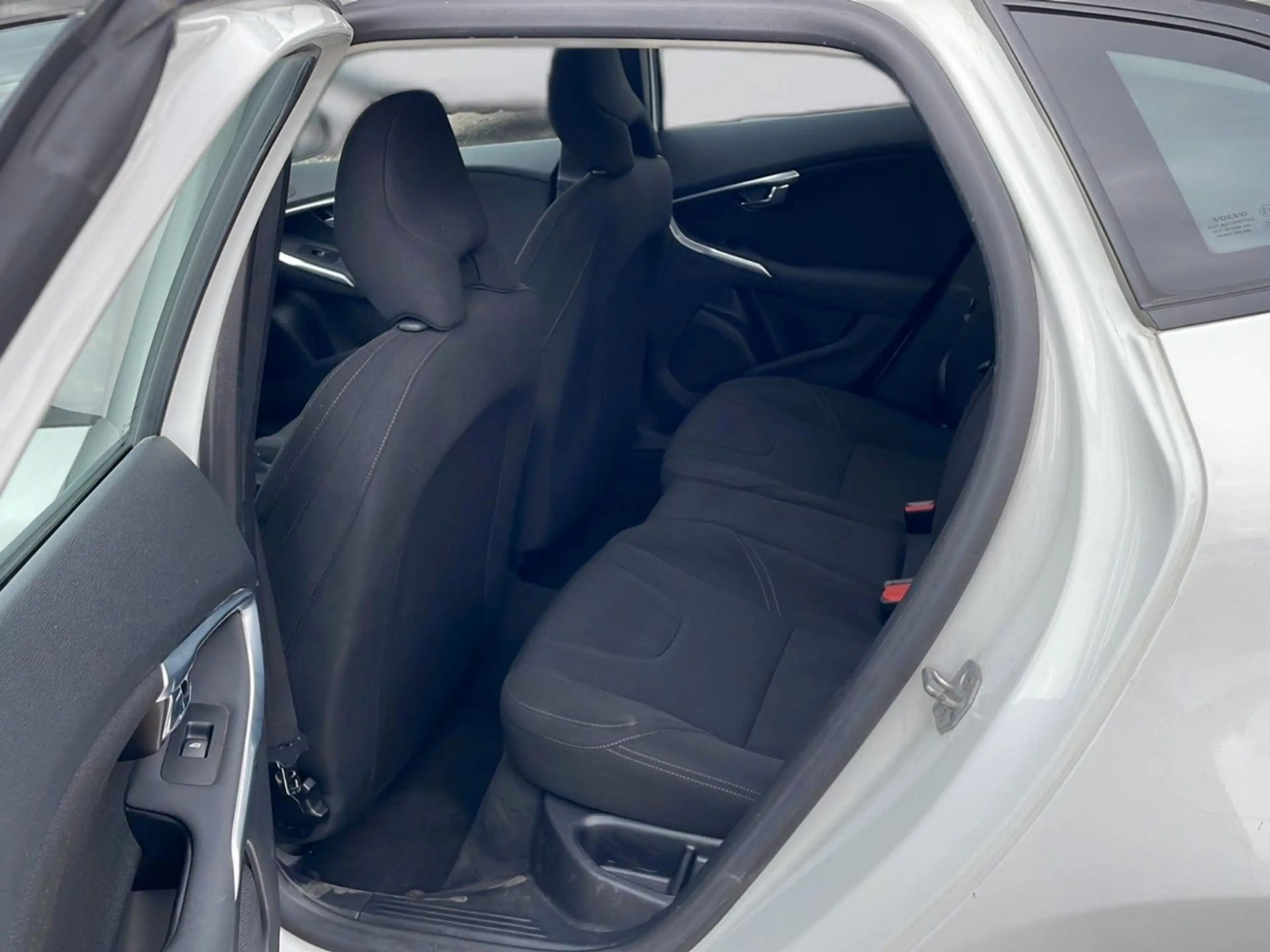 Volvo V40 — photo 9