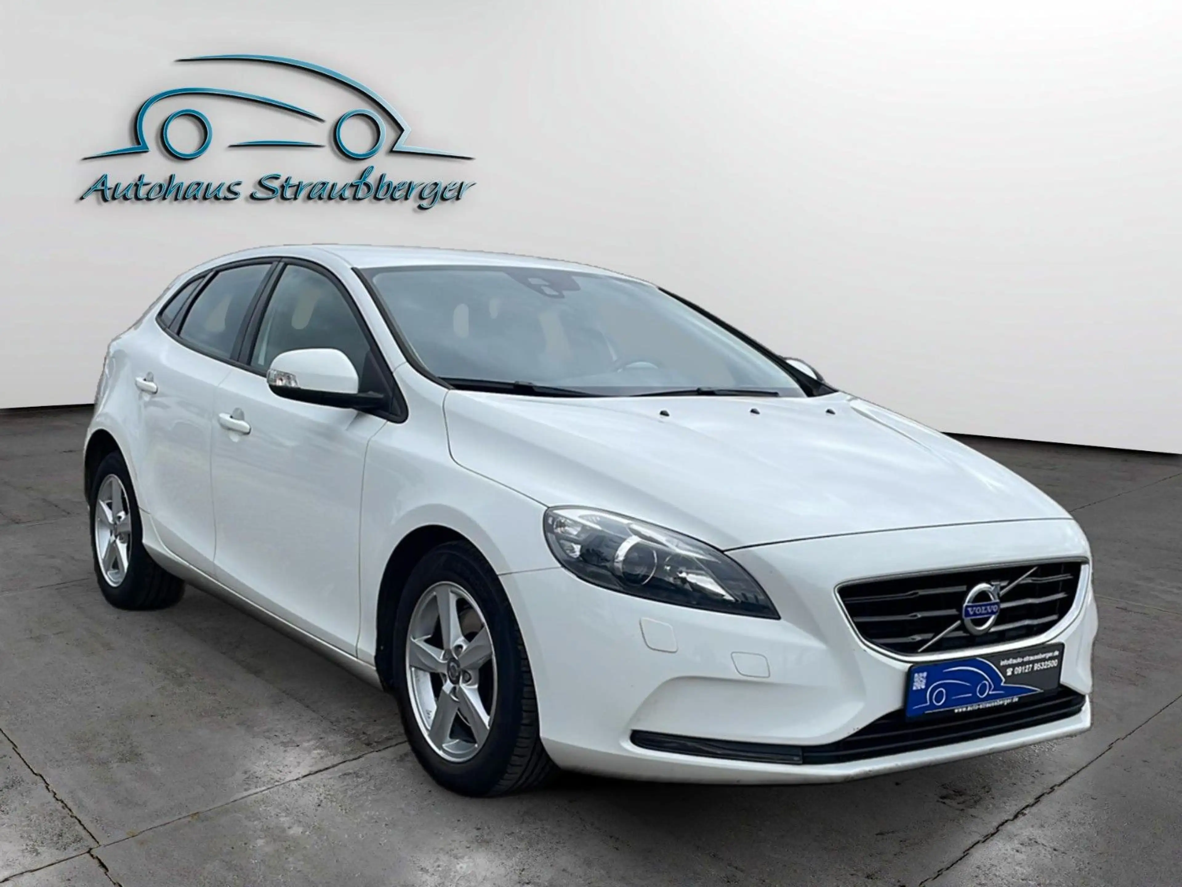 Volvo V40 — photo 6