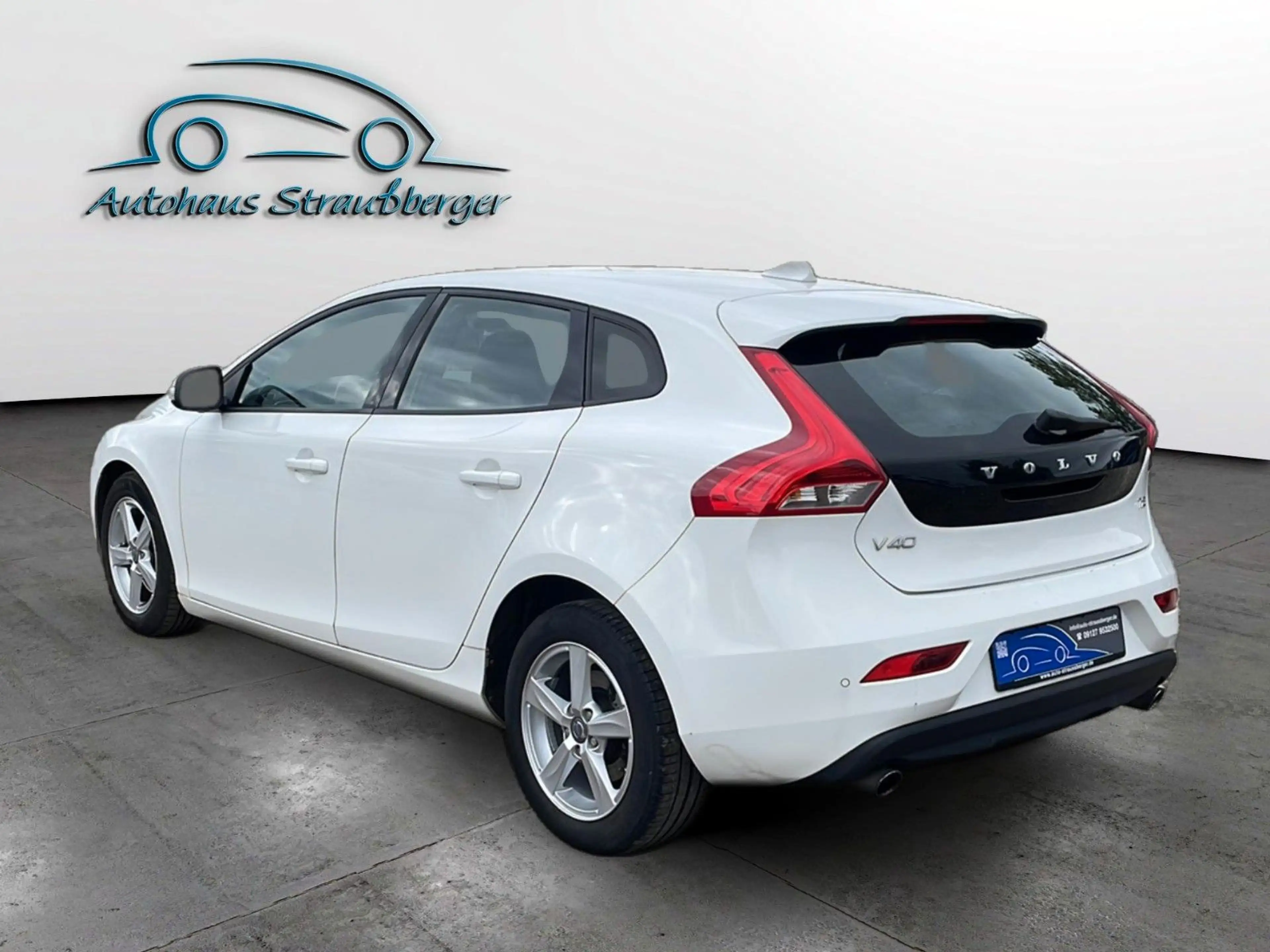 Volvo V40 — photo 3