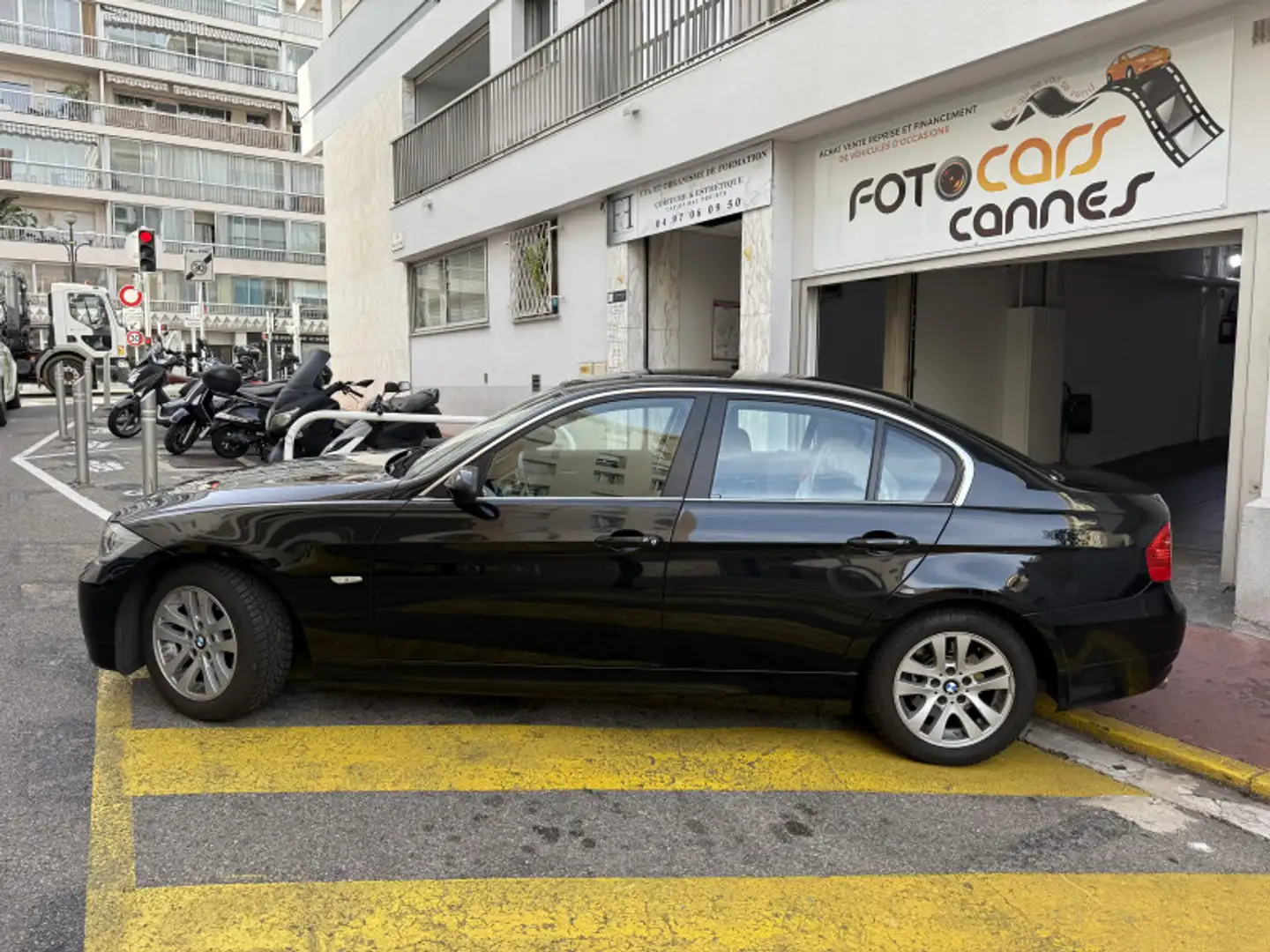 BMW 325 (E90) 325I 218CH CONFORT Noir - 2