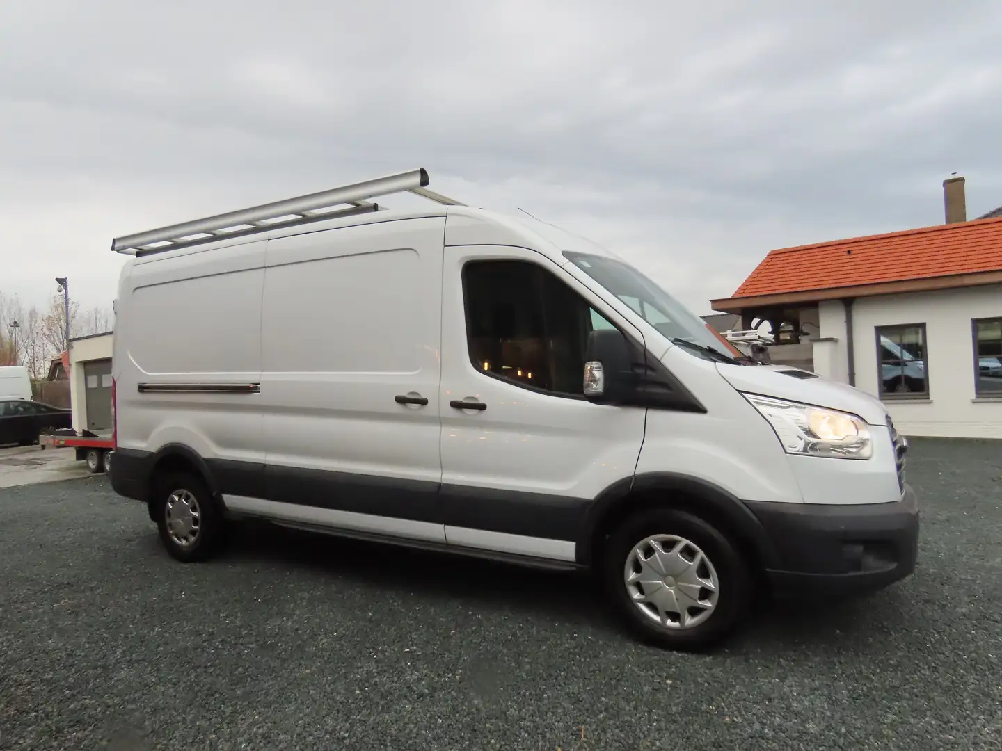 Ford Transit Transit 350 L2H2 170pk 12800eur netto Weiß - 1