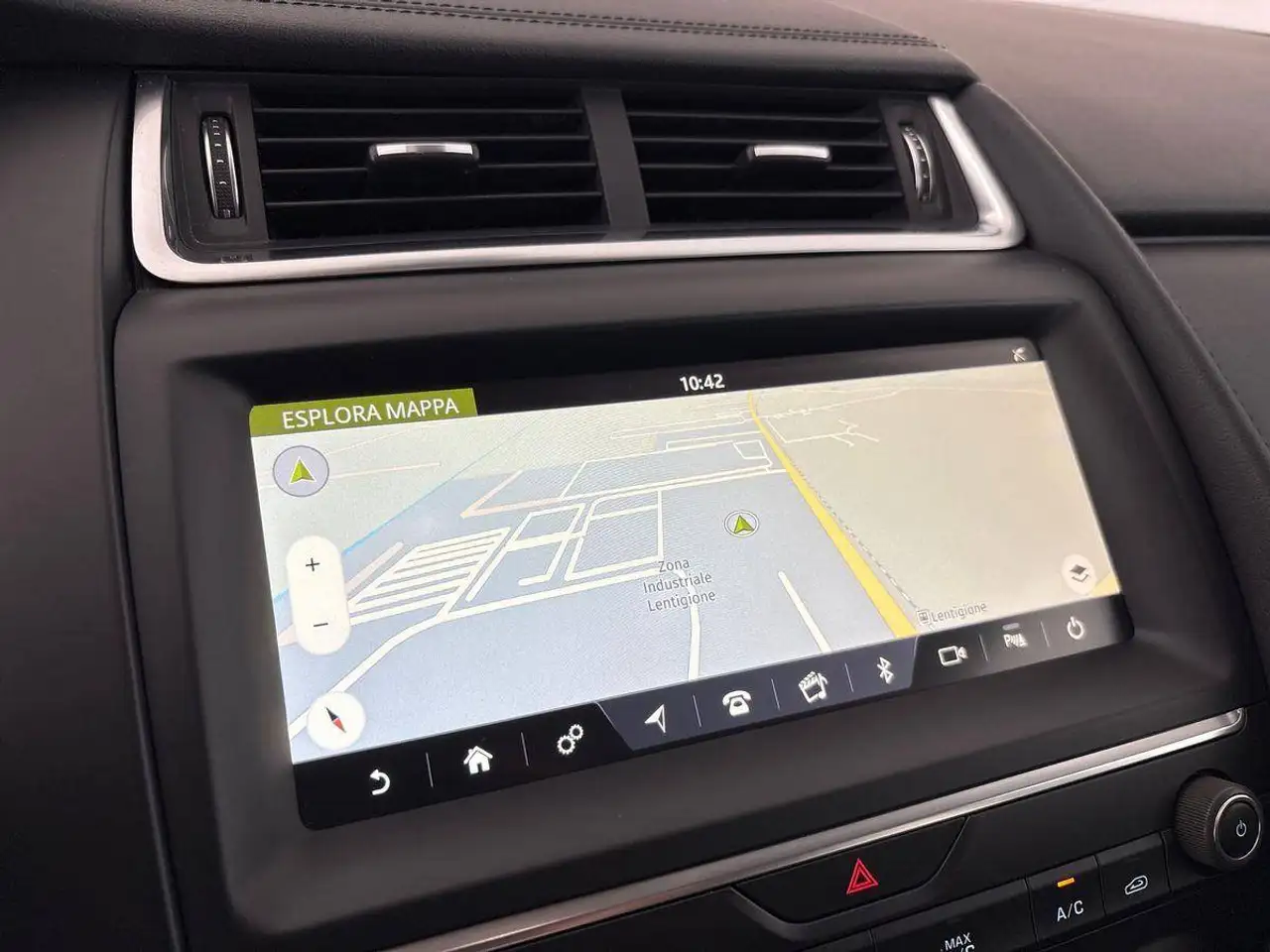 Jaguar E-Pace — photo 15 sur 17