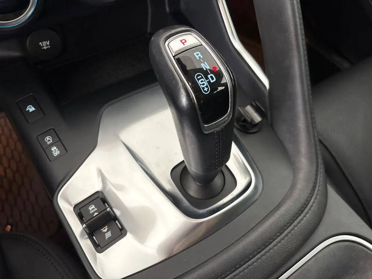 Jaguar E-Pace — photo 13 sur 17