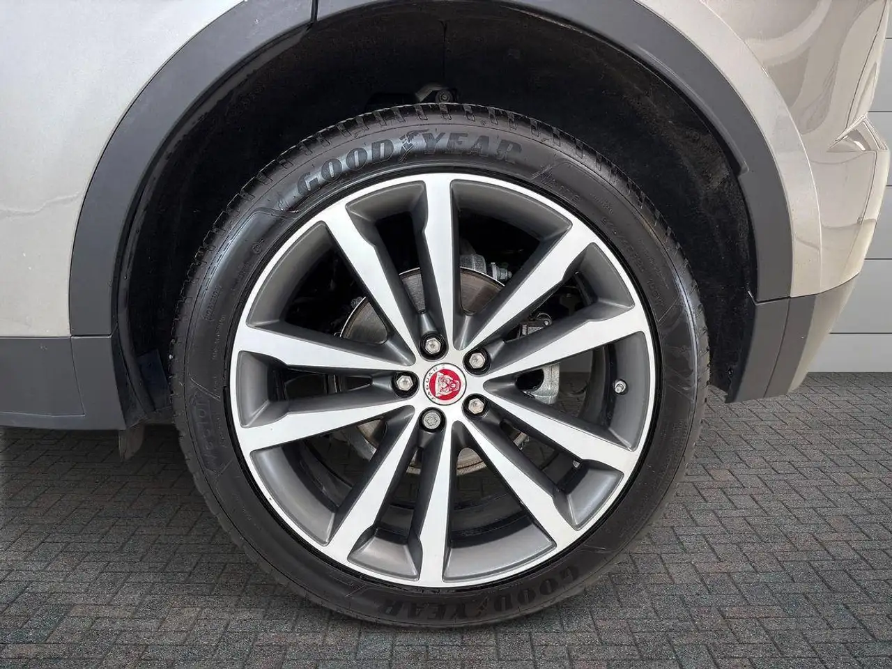 Jaguar E-Pace — photo 8 sur 17