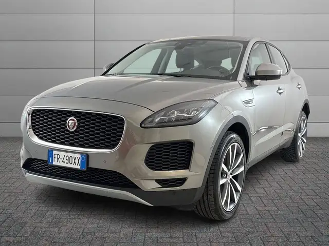 Jaguar E-Pace en vente chez une concession Italie