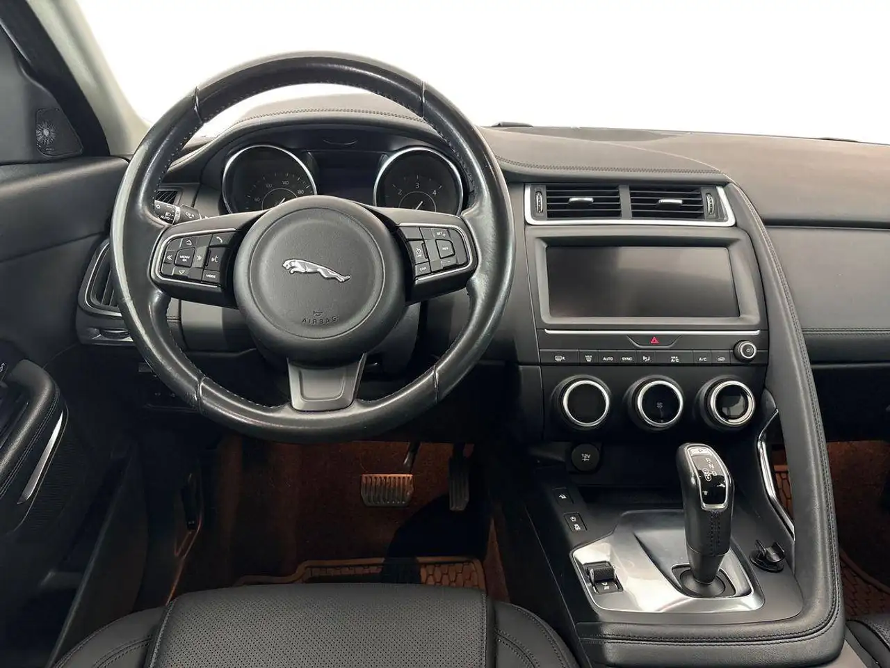 Jaguar E-Pace — photo 11 sur 17