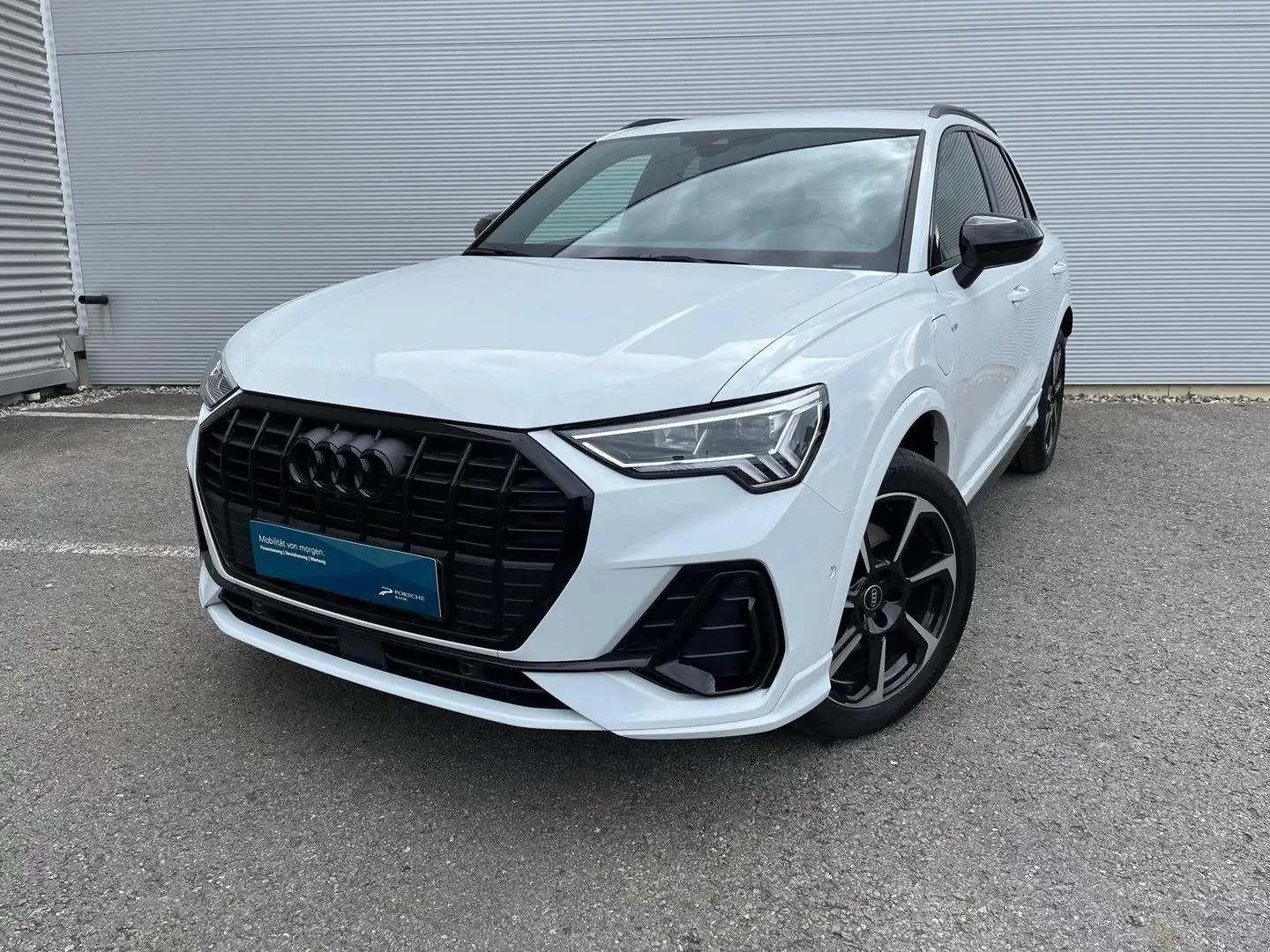 Audi Q3 e-tron 45 TFSI e S line exterieur Weiß - 1
